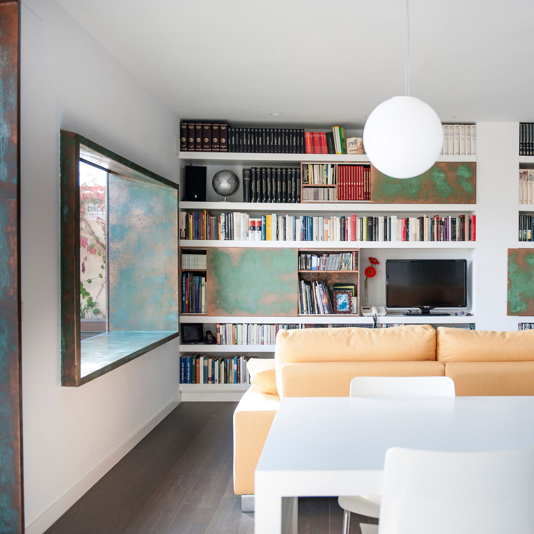 Bright Penthouse by Area Arquitectura Design