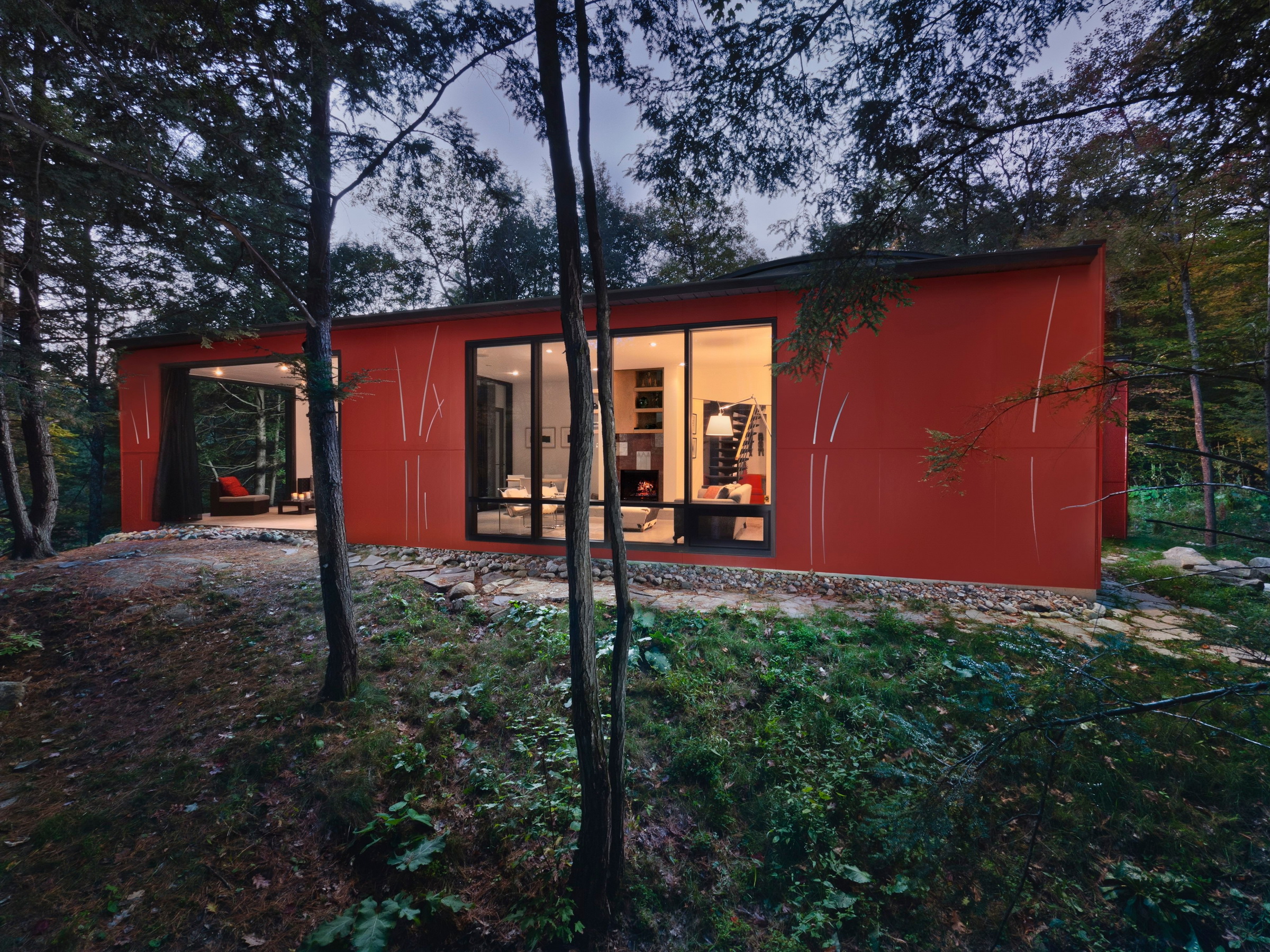 Hill-Maheux Cottage by Kariouk Associates