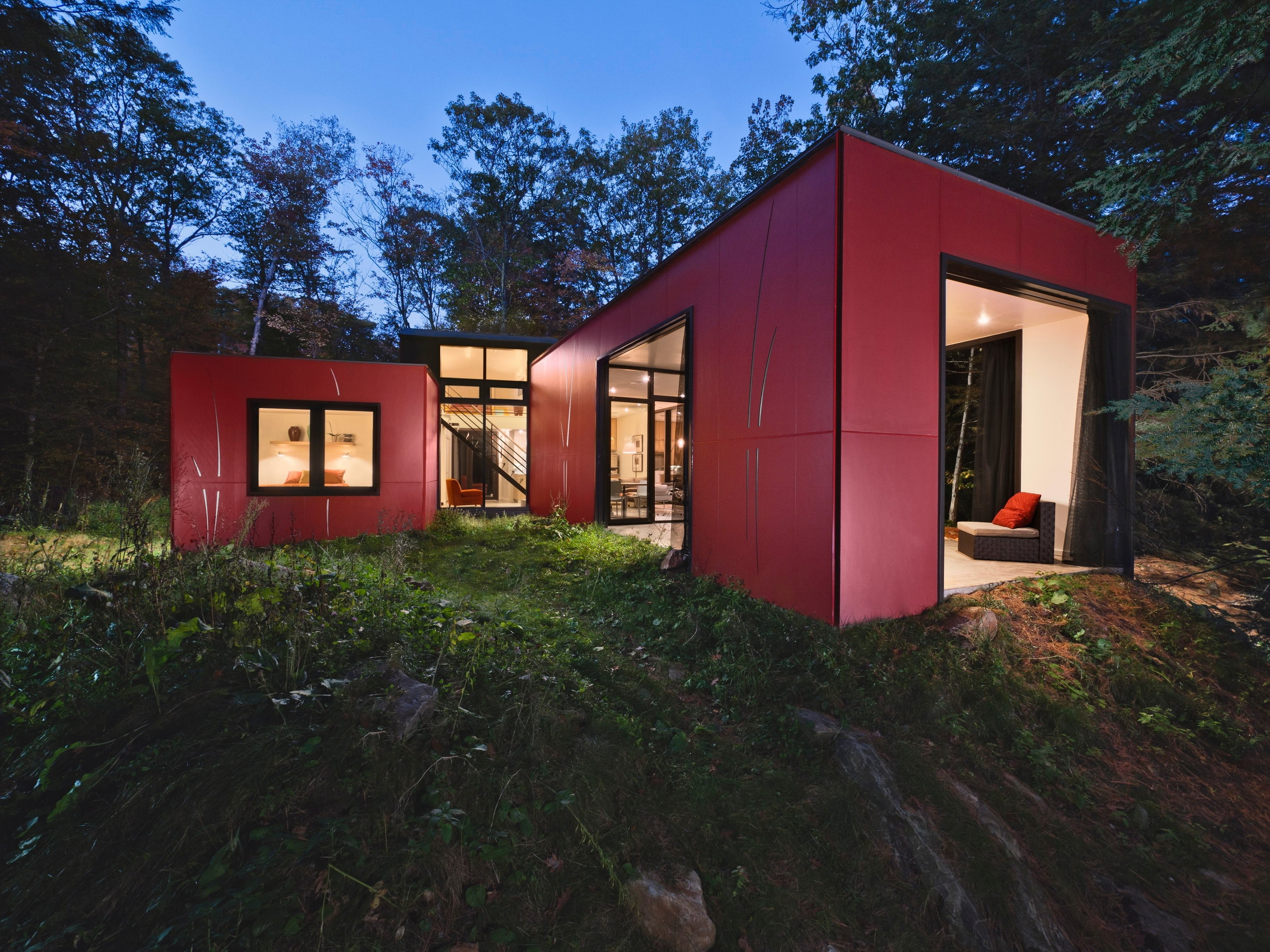 Hill-Maheux Cottage by Kariouk Associates
