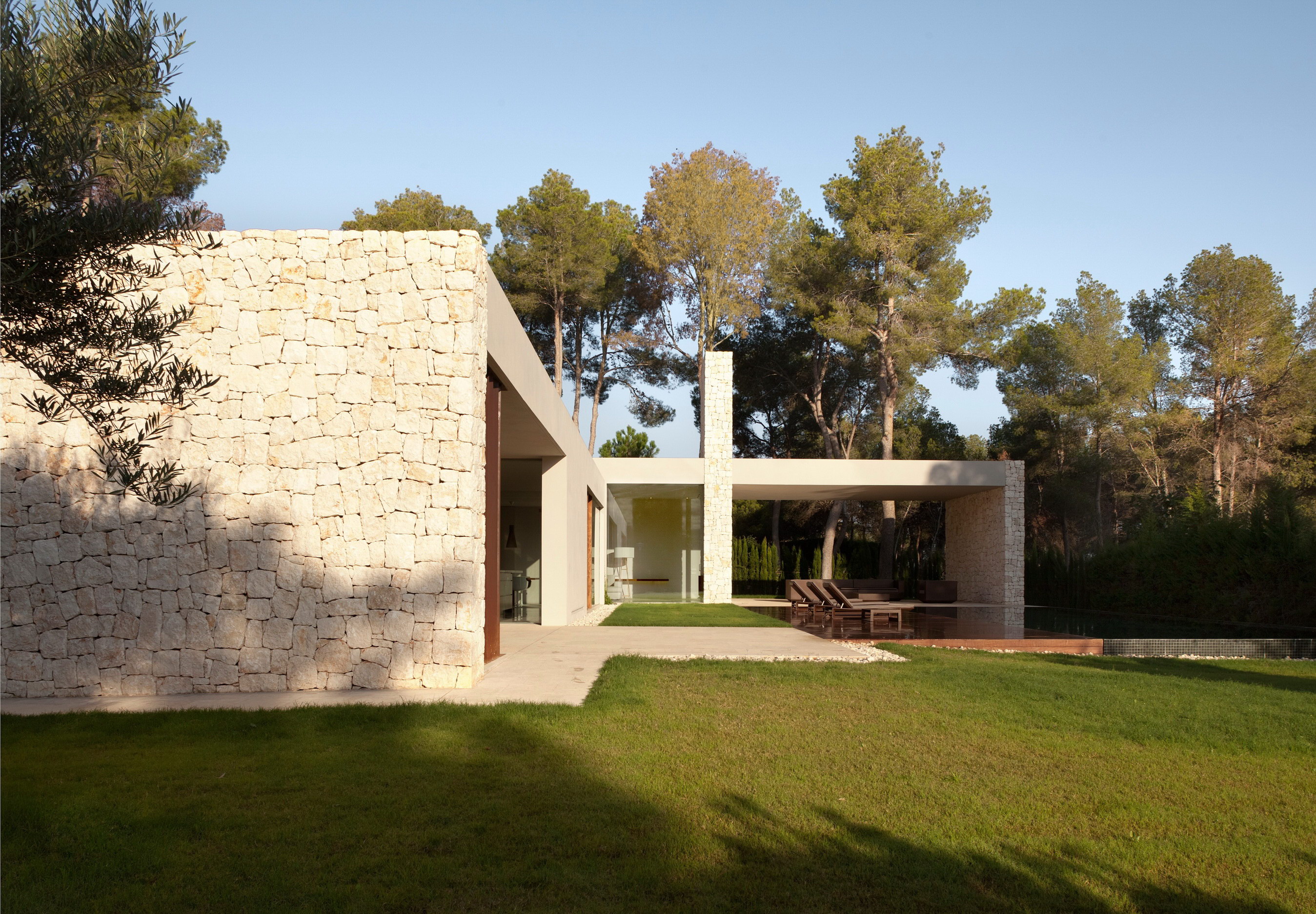 The Forest House by Ramón Esteve Estudio de Arquitectura
