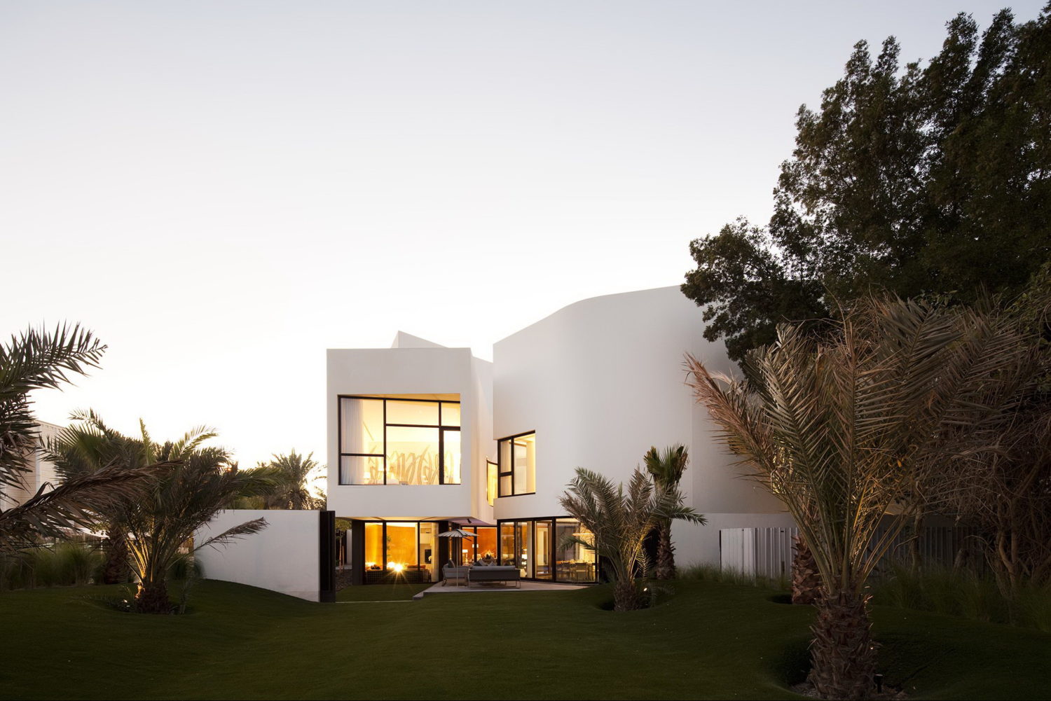 Mop House by AGi Architects