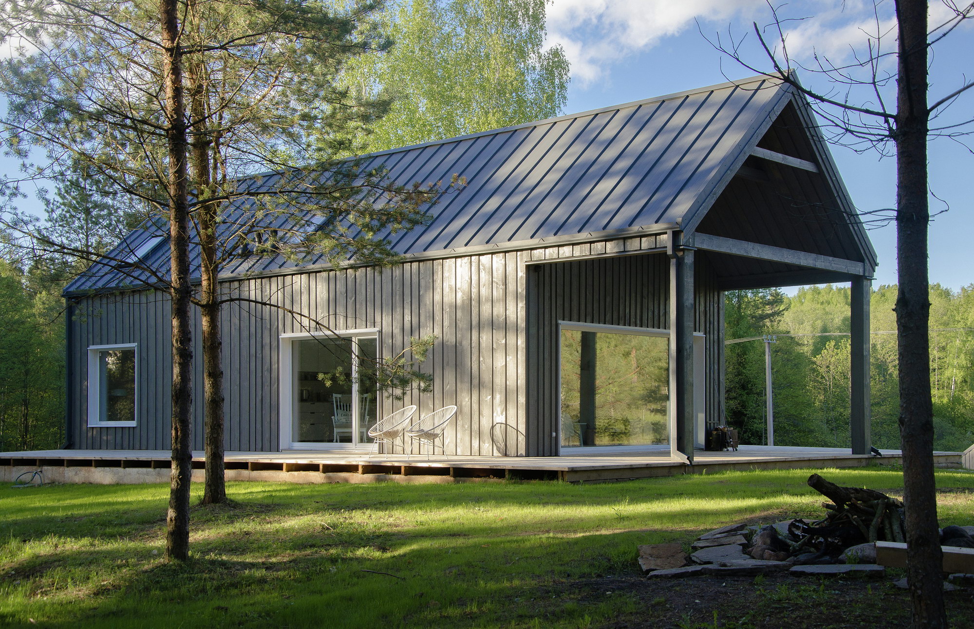 Lithuanian Hunting House by Devyni architektai