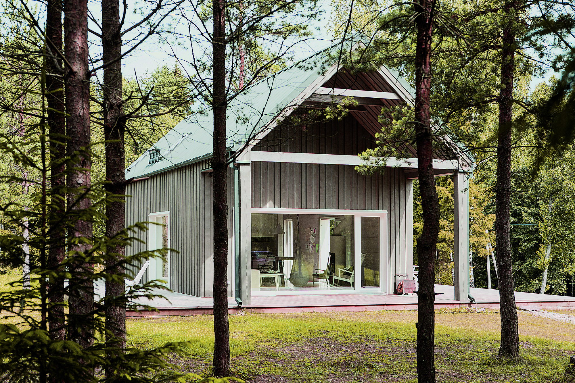 Lithuanian Hunting House by Devyni architektai