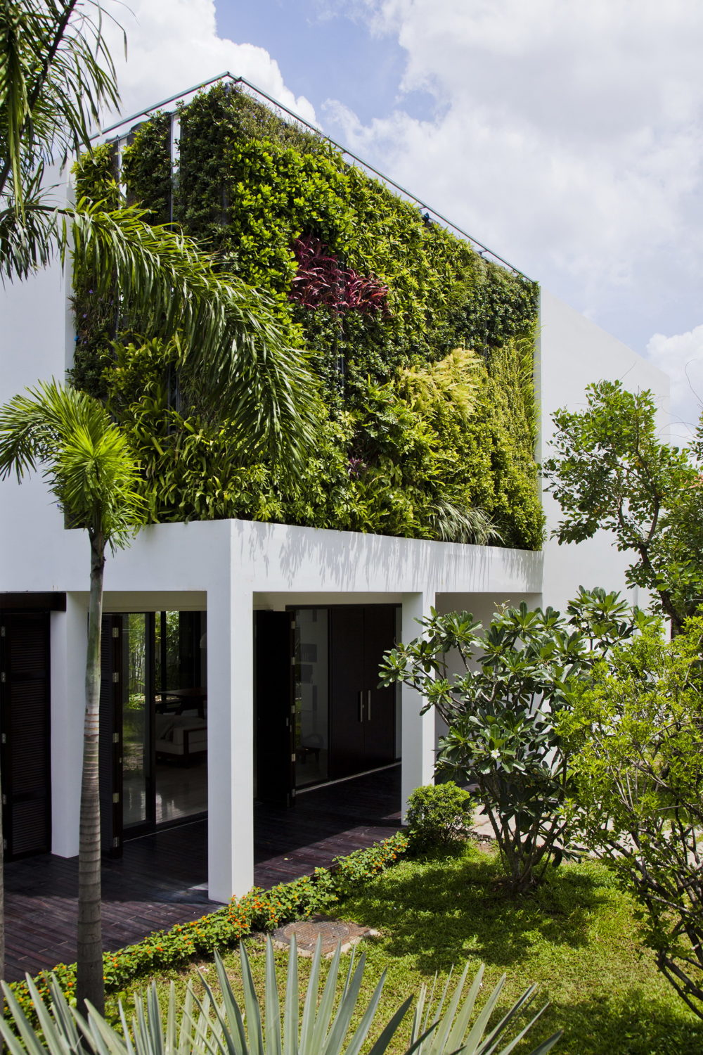 Thao Dien House | Villa Renovation by MM++ architects