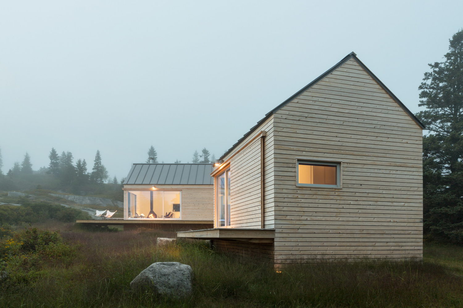 Little House on the Ferry | Guest Residence by GO Logic