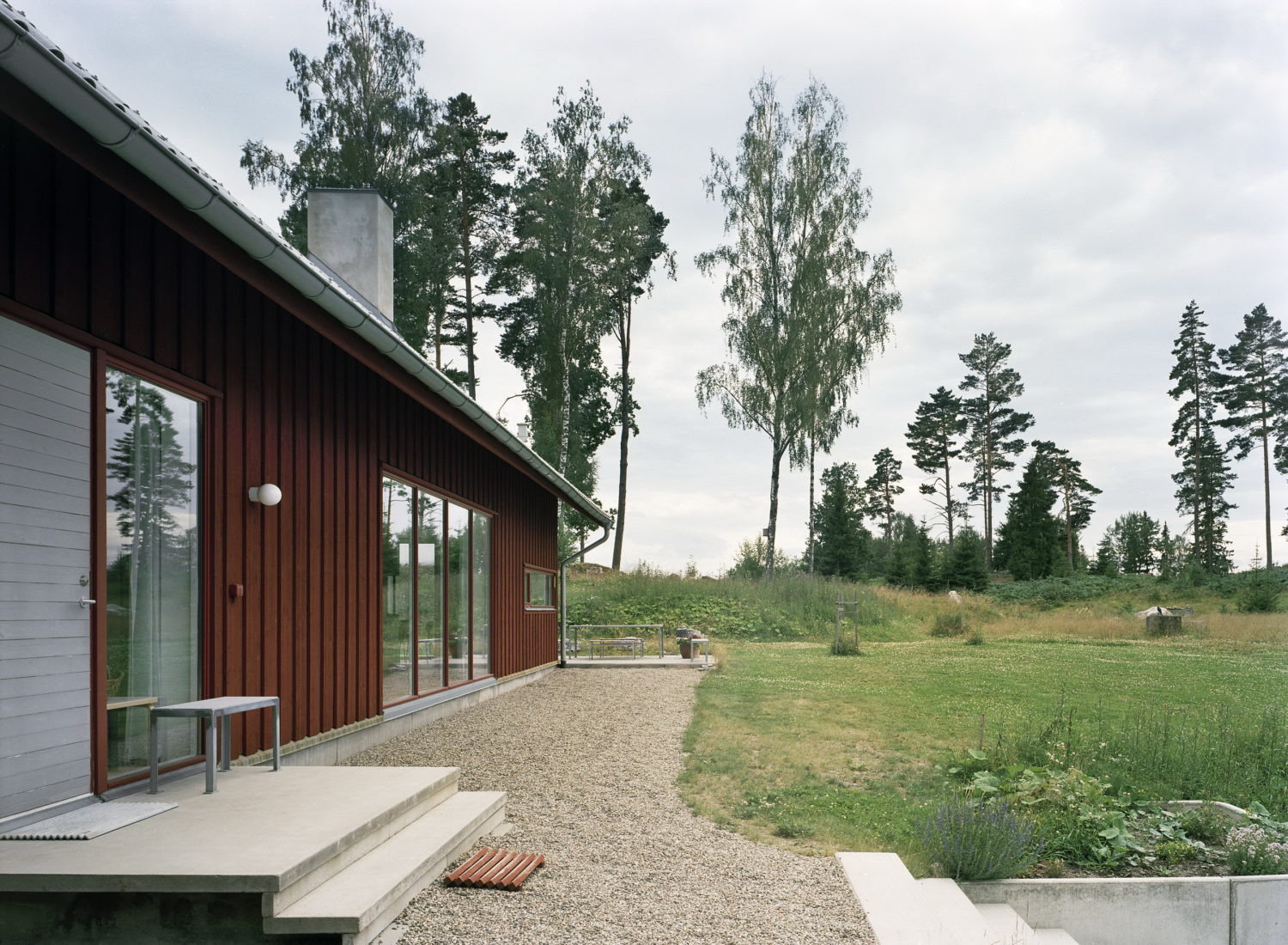 Simple House at Lake Båven by M.B.A.