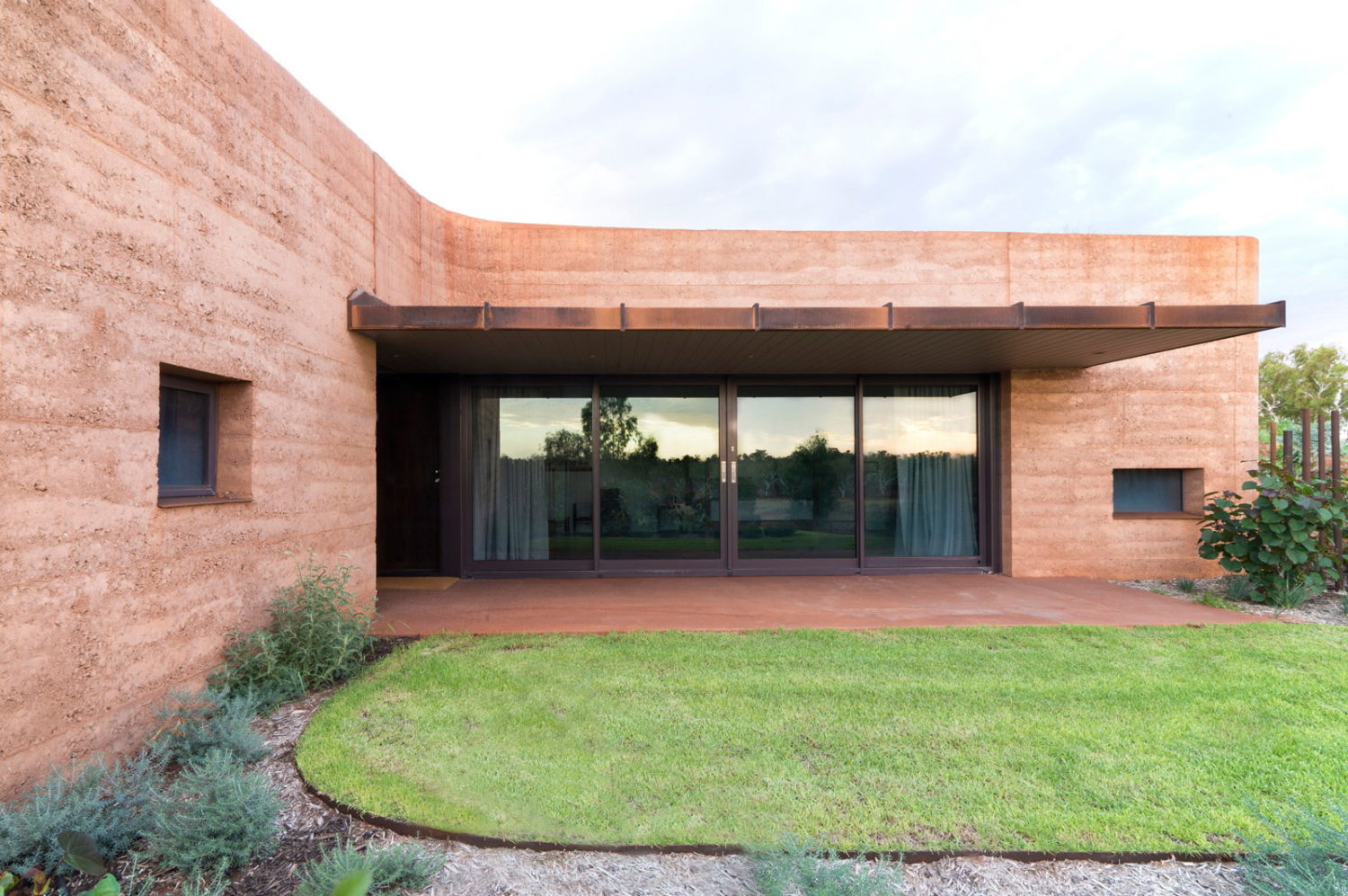 The Great Wall of WA by Luigi Rosselli Architects