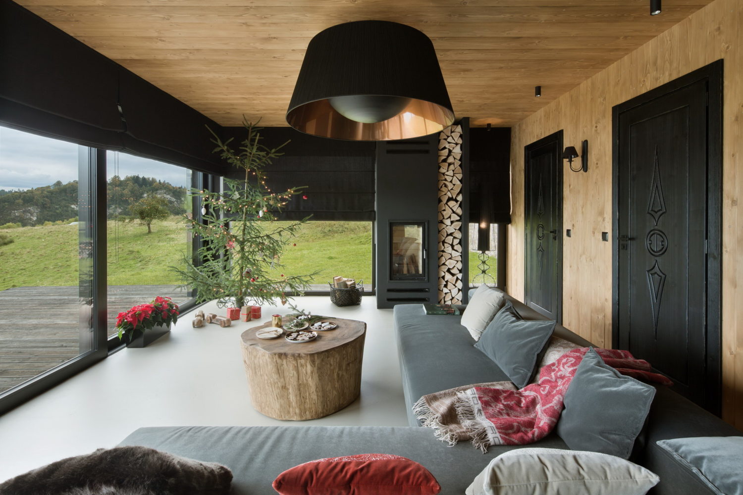 Mountain Cottage by HOLA Design