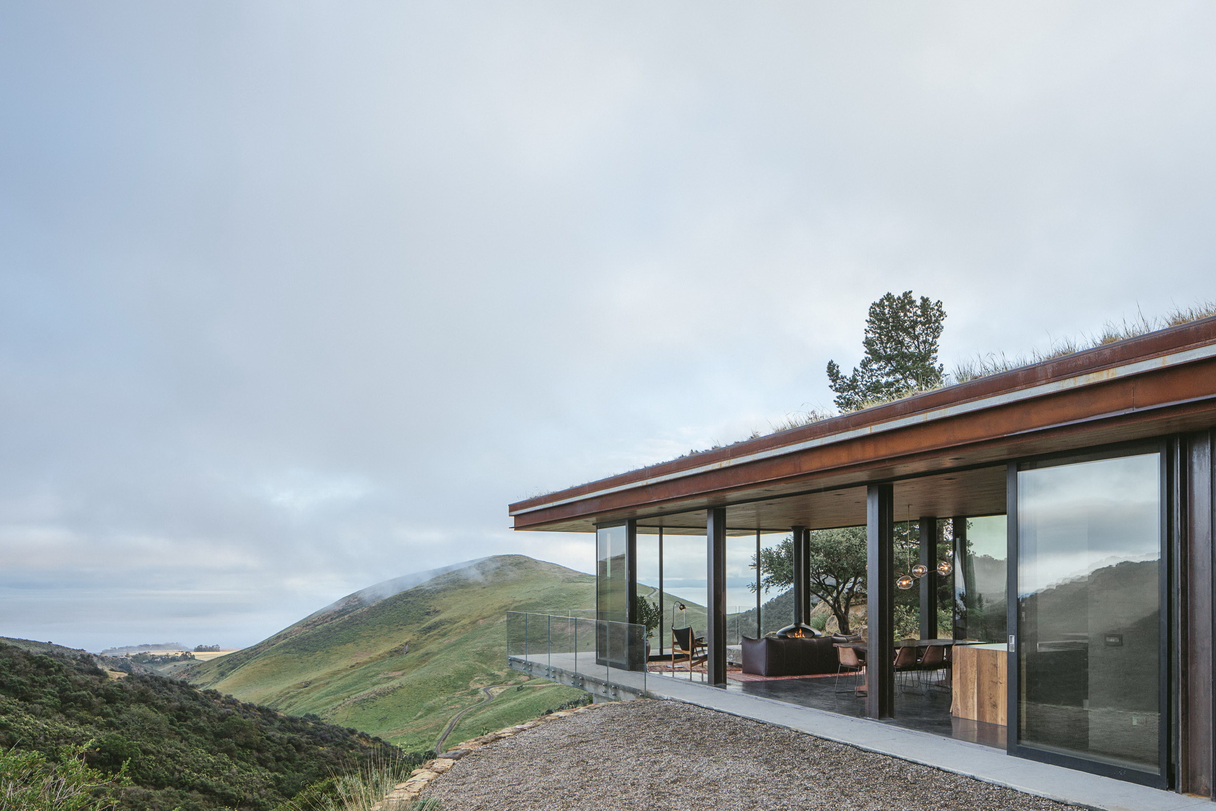 Off-Grid Guest House by Anacapa