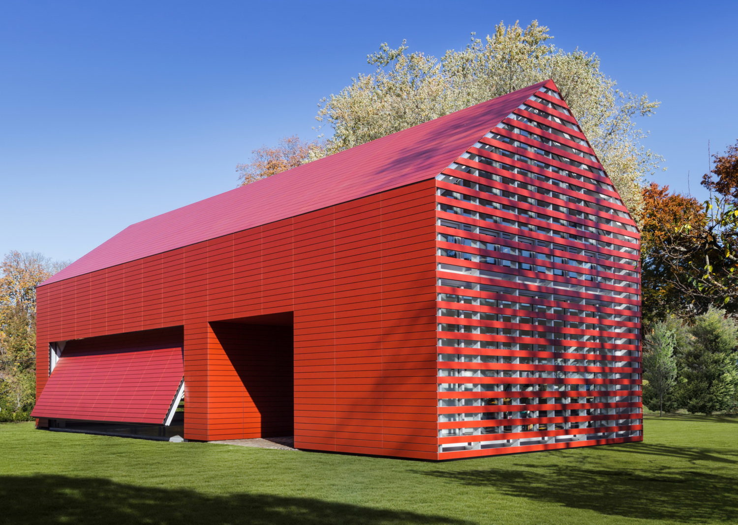Red Barn | Artist's Retreat by Roger Ferris + Partners