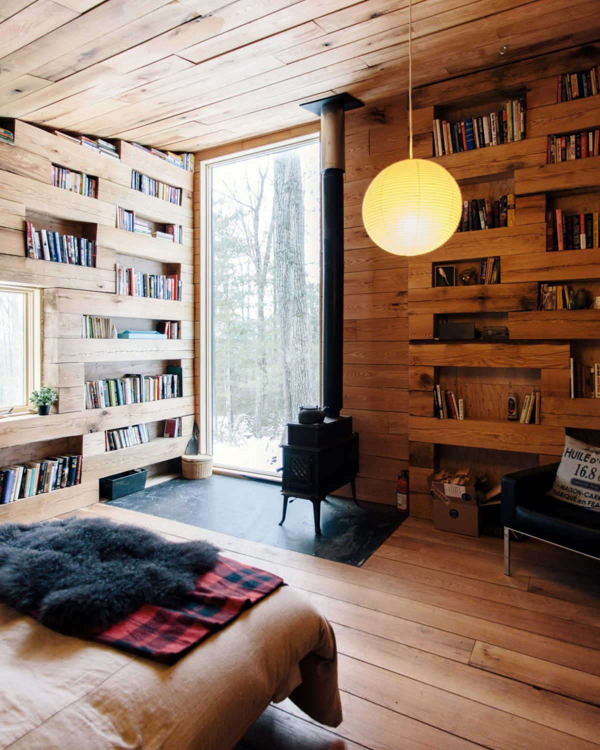 Hemmelig Rom | Library Cabin in the Forest by Studio Padron