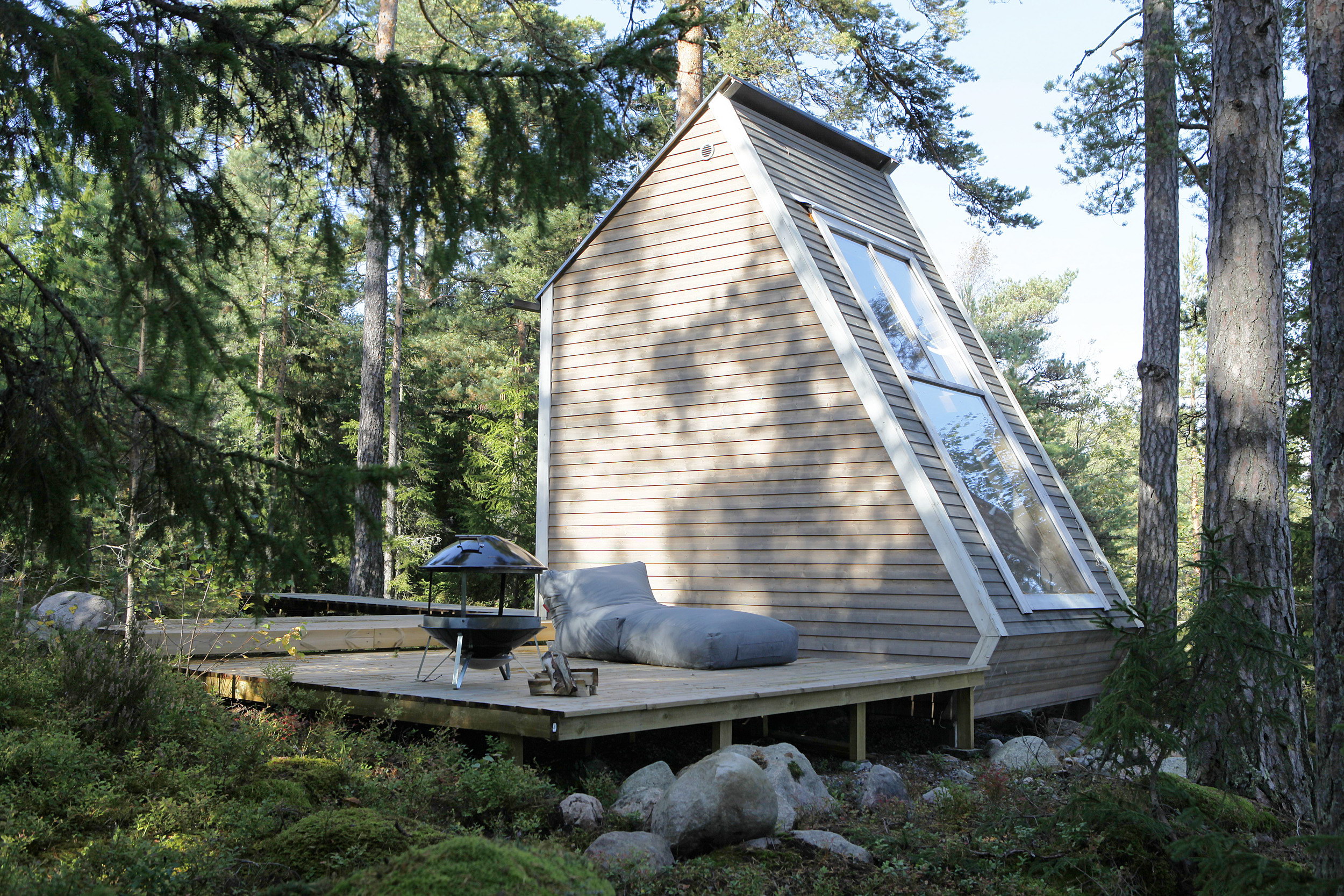Nido | Tiny Cabin in the Finnish Woods by Robin Falck