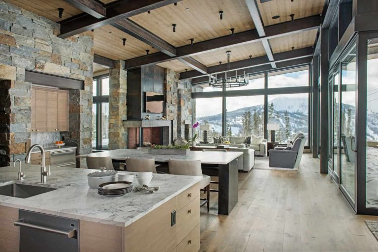 Mountain Peek | Modern Rustic Home in Montana | Wowow Home Magazine