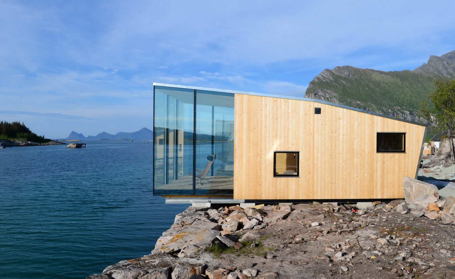 Manshausen | Glass and Timber Cabins by Stinessen Arkitektur