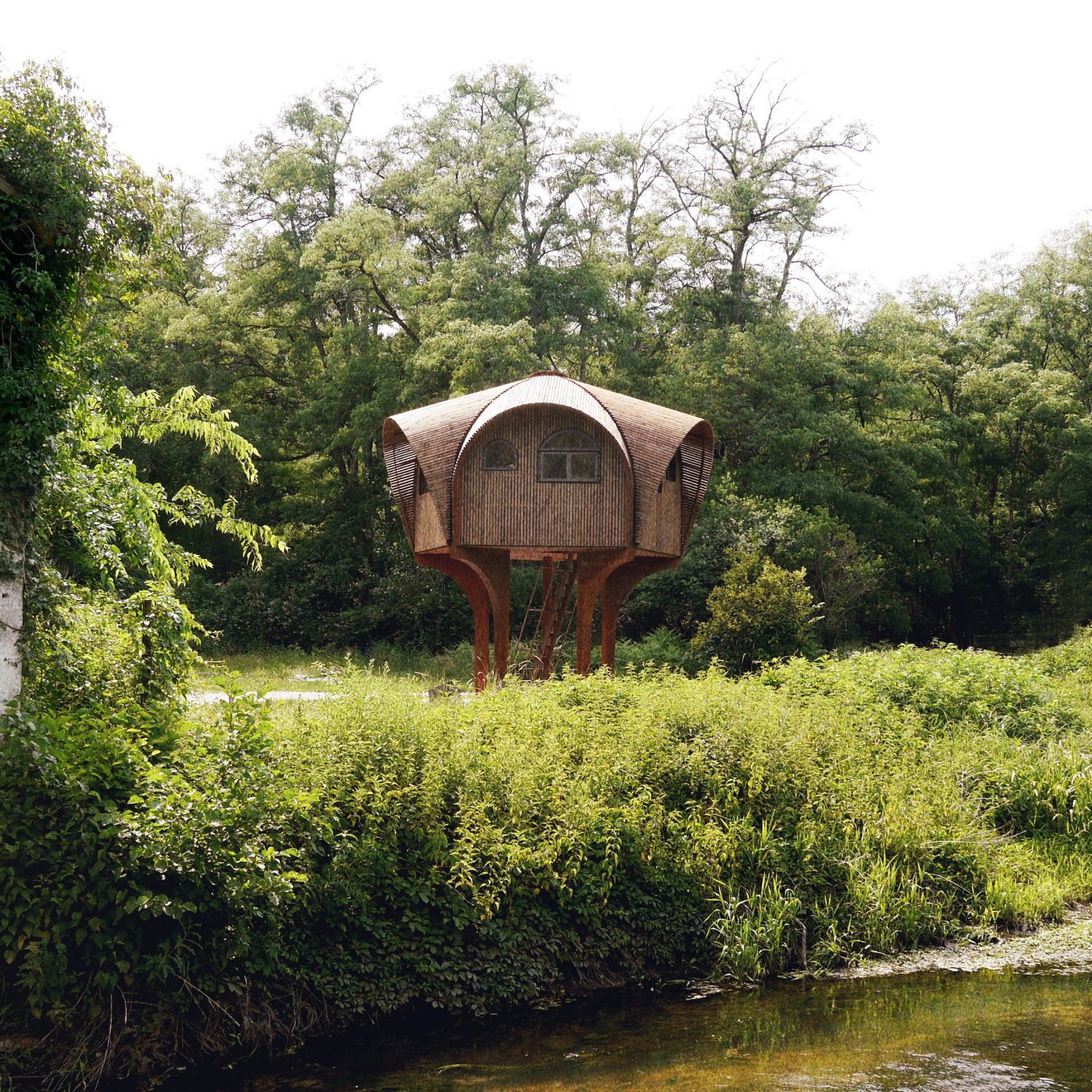 Le Haut Perché | Hiking Shelter by Studio Weave