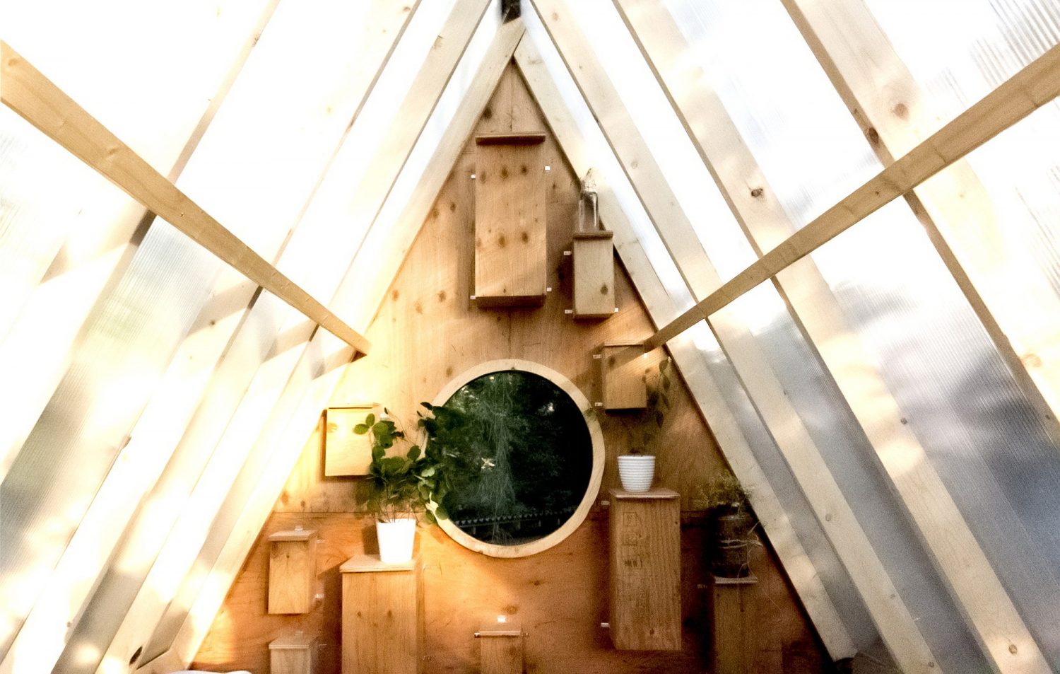 Birdhut – A-frame Treehouse by Studio North