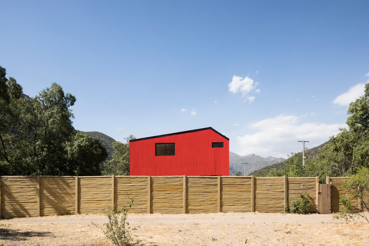 Casa La Roja – The Red House by Felipe Assadi Arquitectos