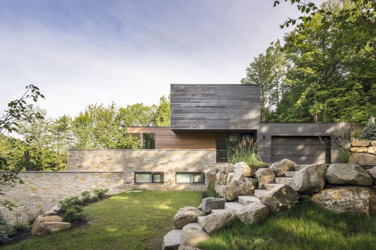 Estrade Residence | Lake House by MU Architecture | Wowow Home Magazine