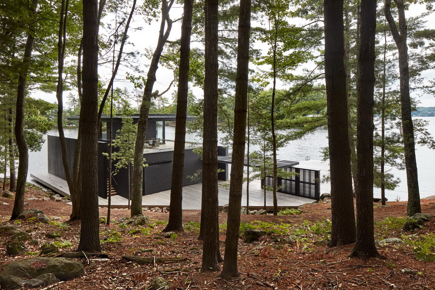 Lake Rosseau Boathouse – Guest Residence by Akb Architects