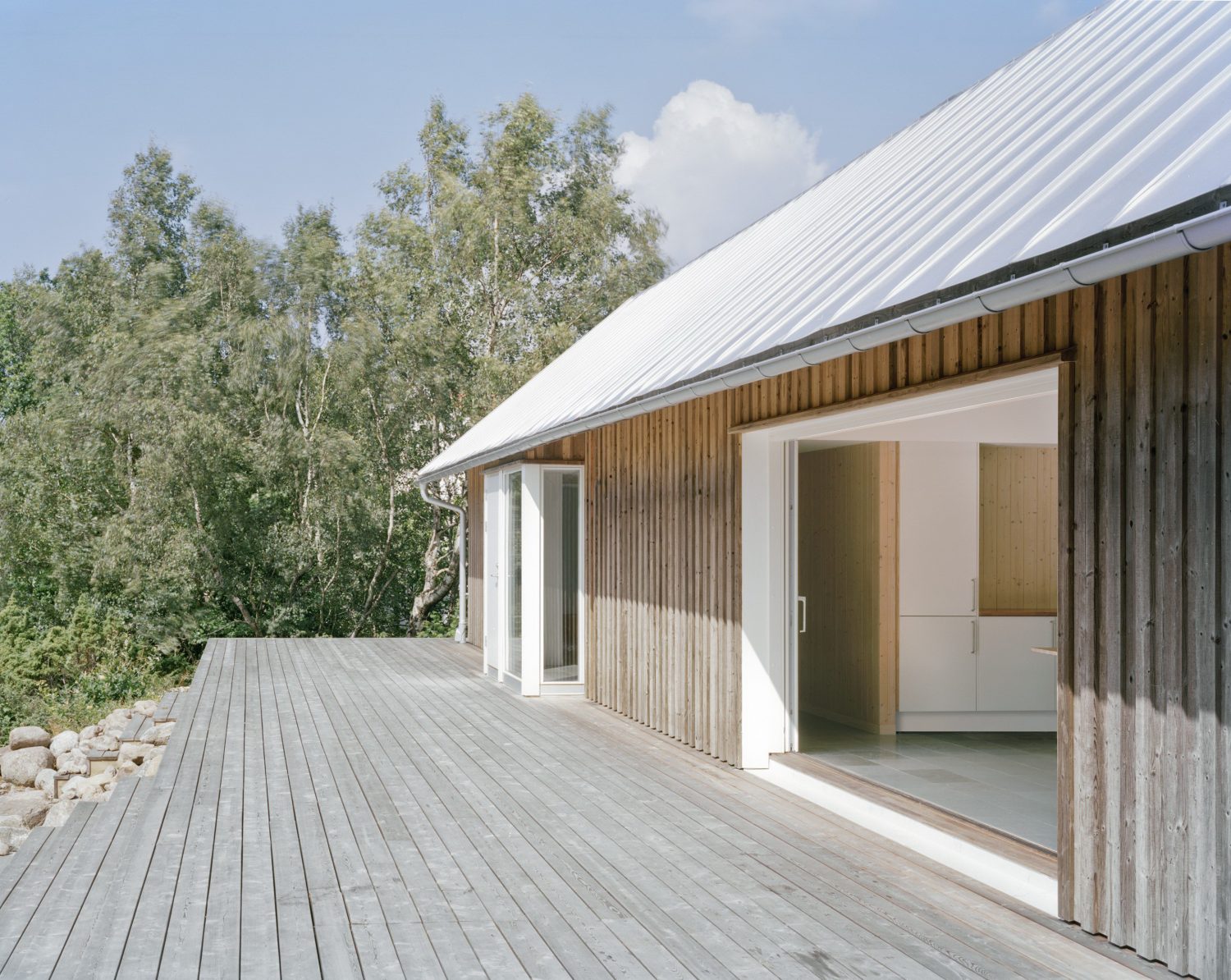 Summer House M in Sweden by M.B.A.