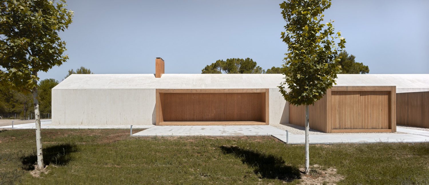 Cottage in the Vineyard by Ramón Esteve Estudio