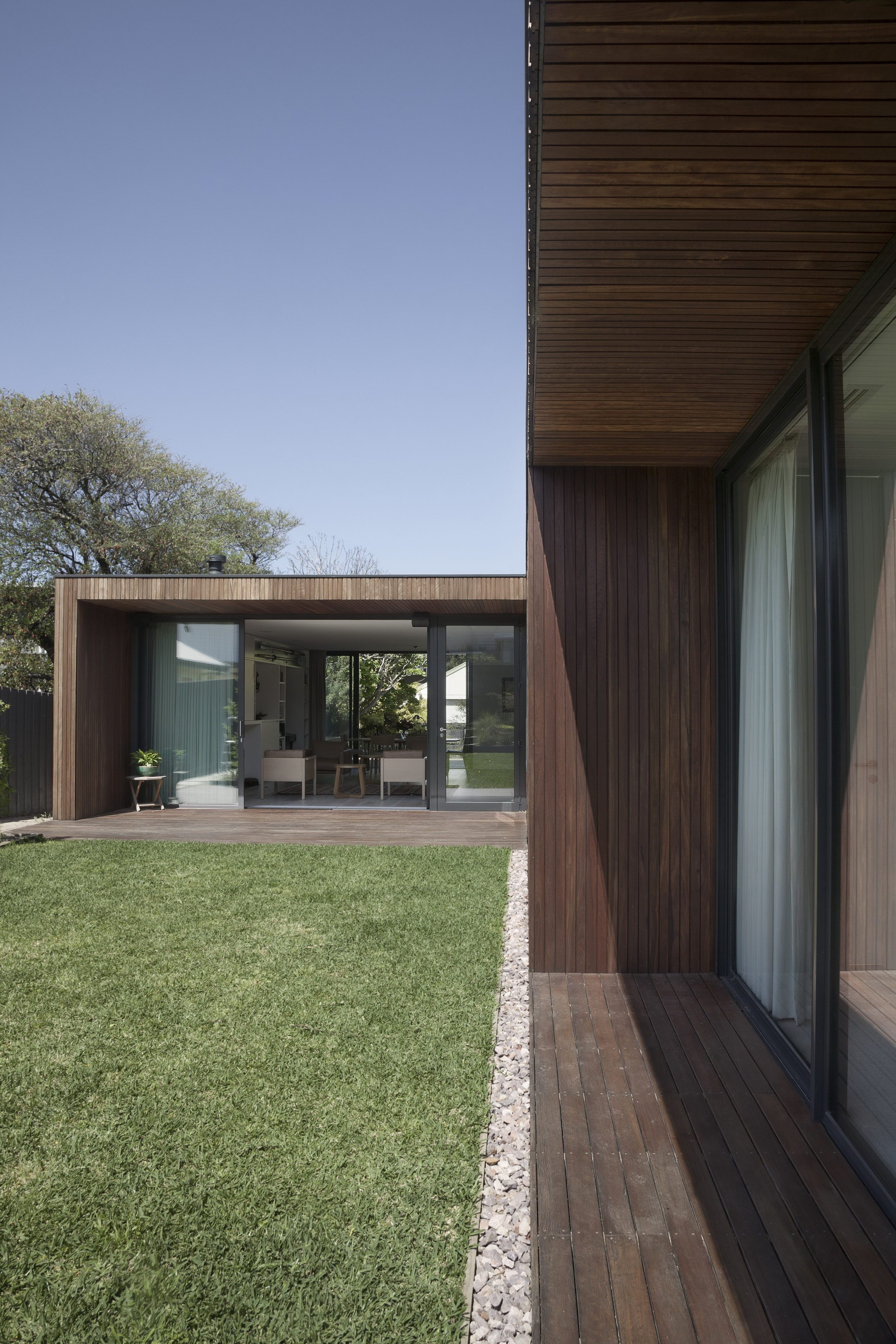 Humble House – Coastal Home by Coy Yiontis Architects