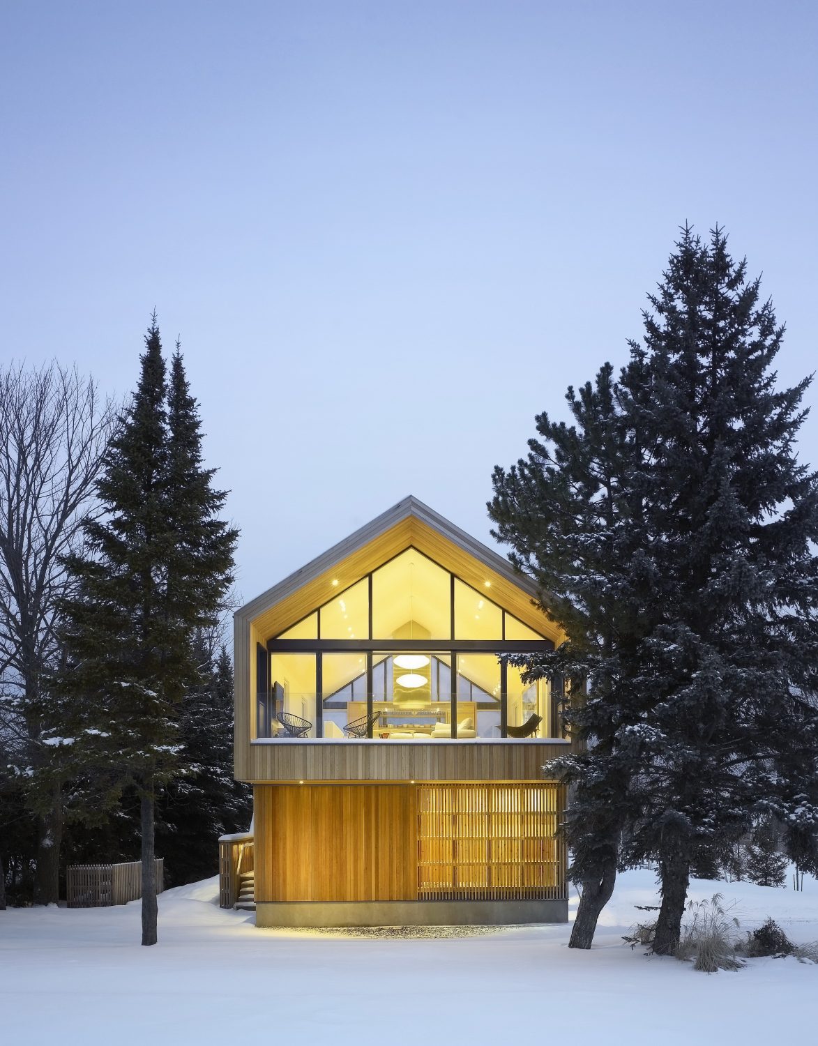 Maison Glissade – Ski Chalet by Akb Architects