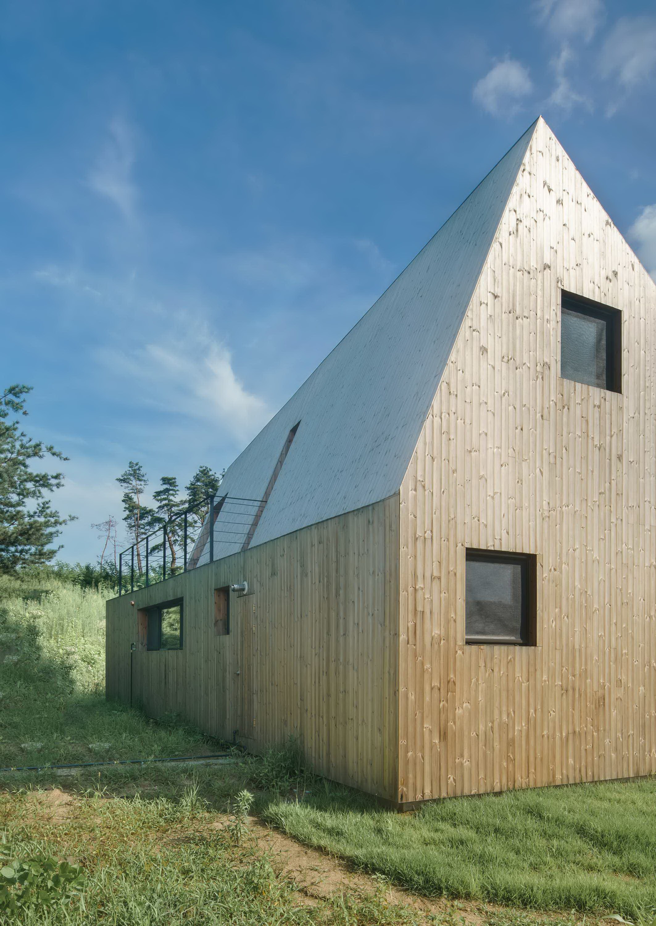 Shear House – Rural Cabin by stpmj