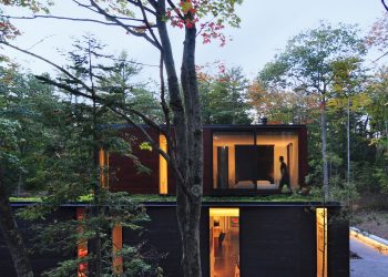 Pleated House by Johnsen Schmaling Architects