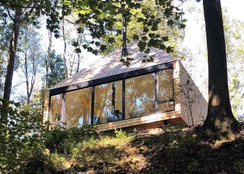 The Hut | Off-Grid Cabin by Midland Architecture