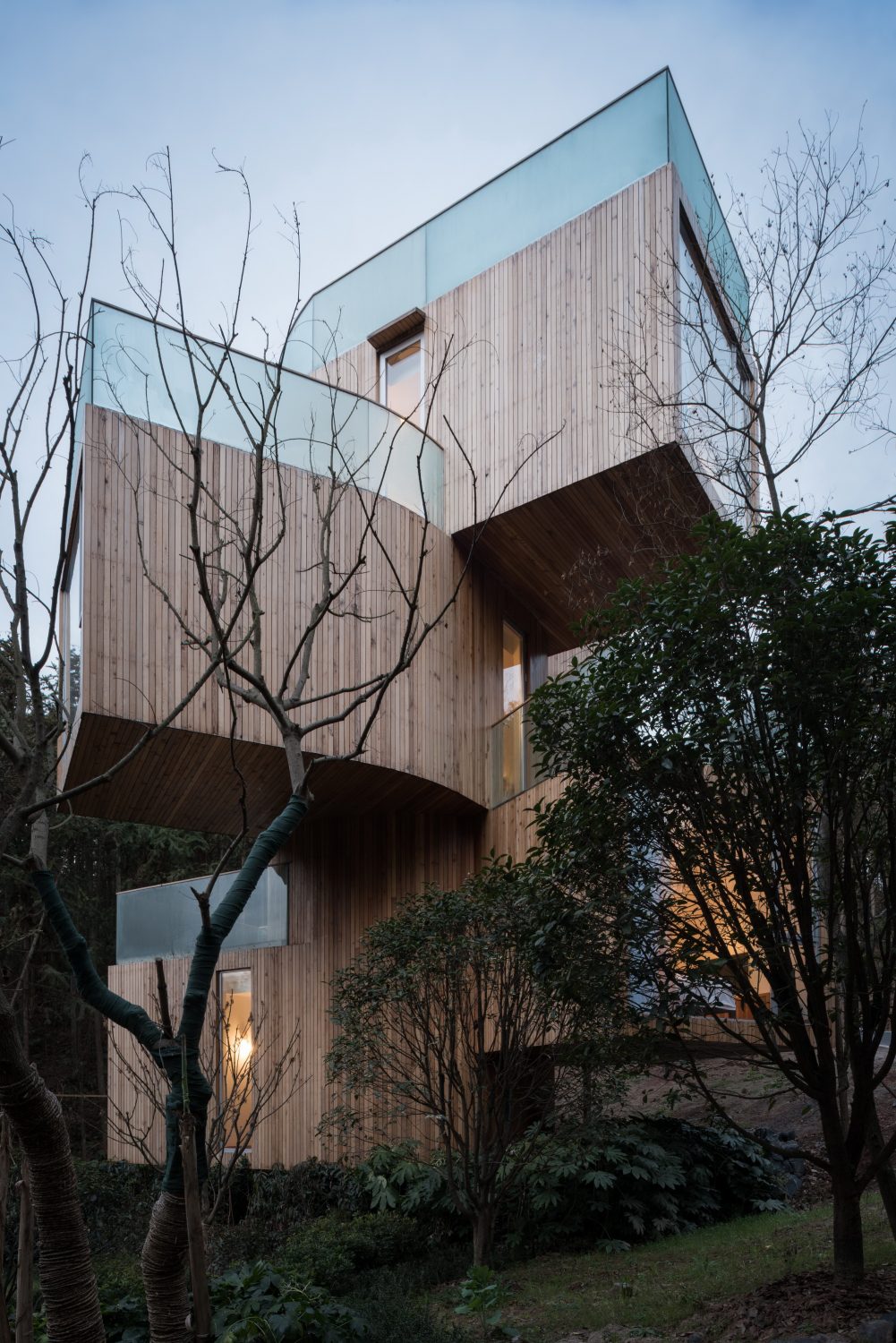 The Qiyun Mountain Tree House by Bengo Studio