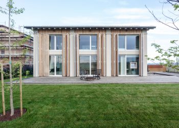 House EFFE-E | Recovered Old Country Barn by Archiplanstudio