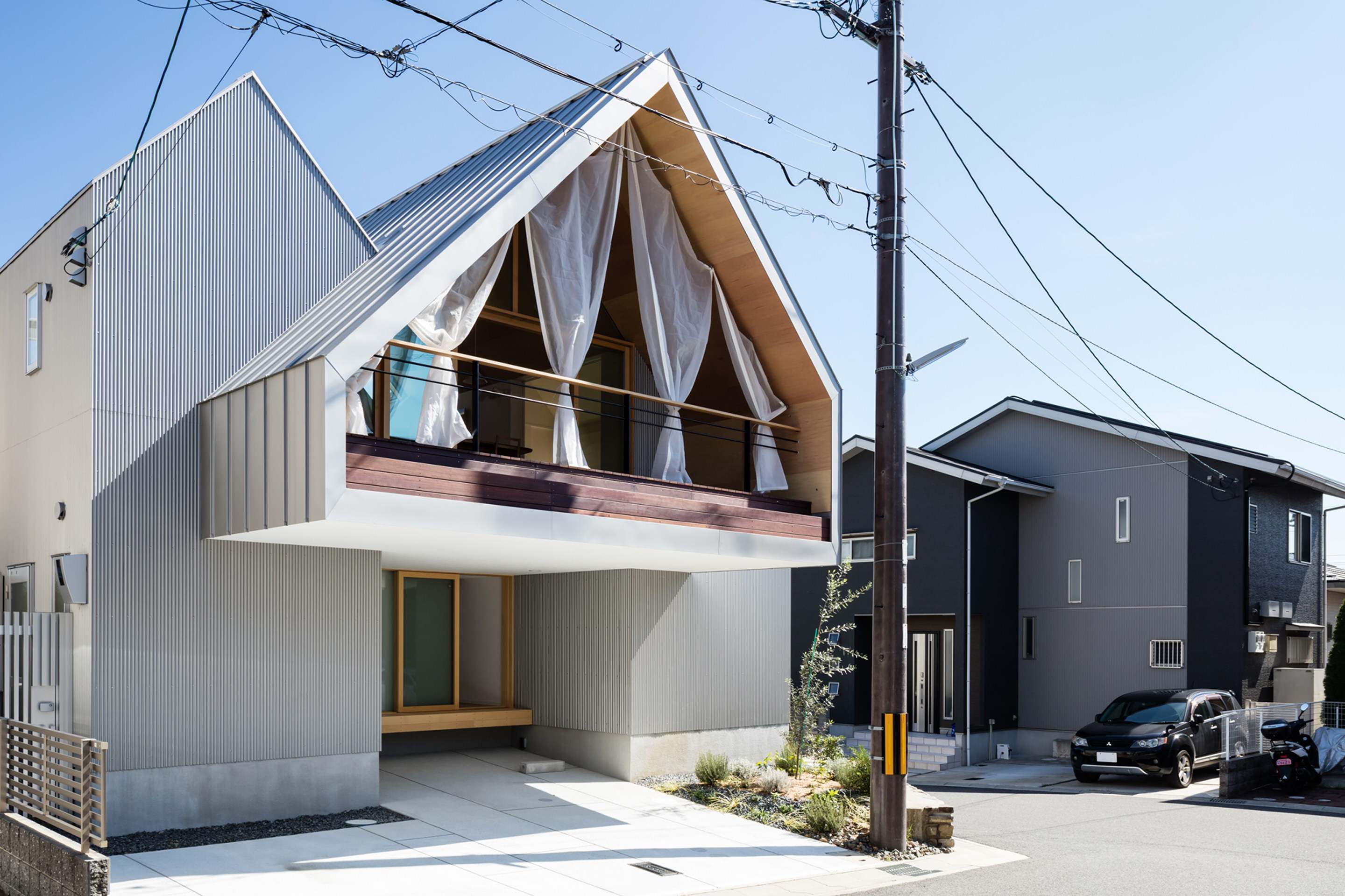Newtown House by Kohei Yukawa + Hiroto Kawaguchi
