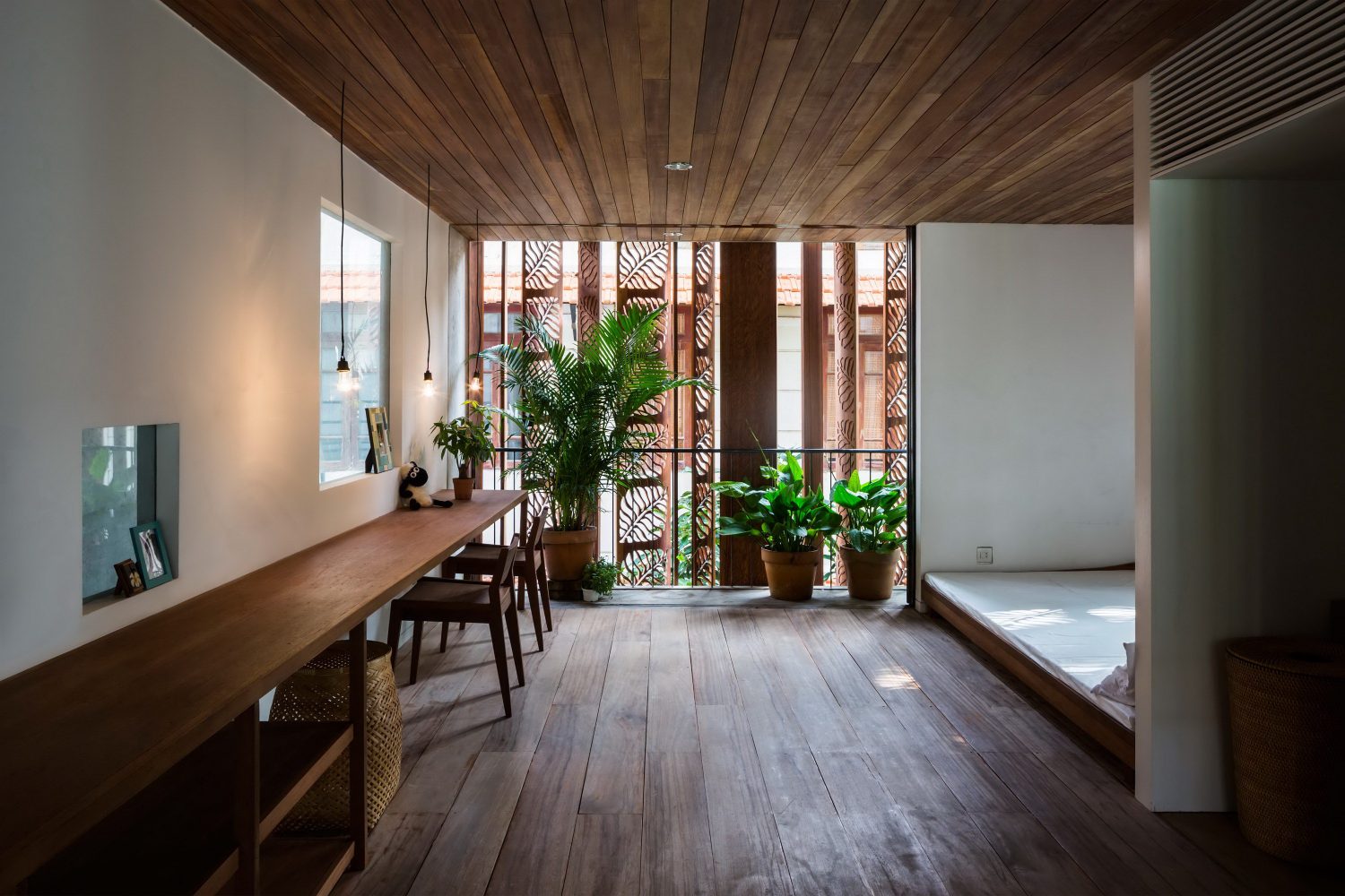 Thong House by Nishizawa Architects