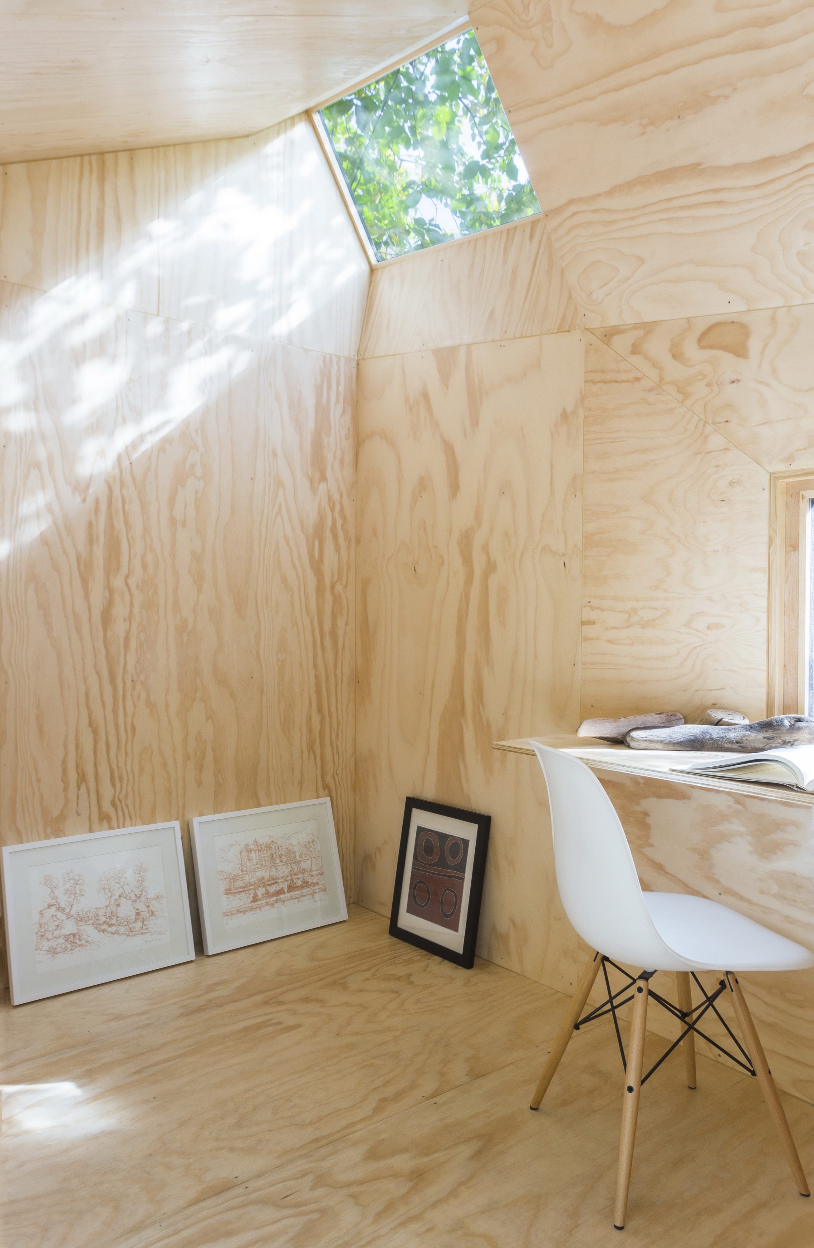 Tiny Writing Pavilion by Architensions