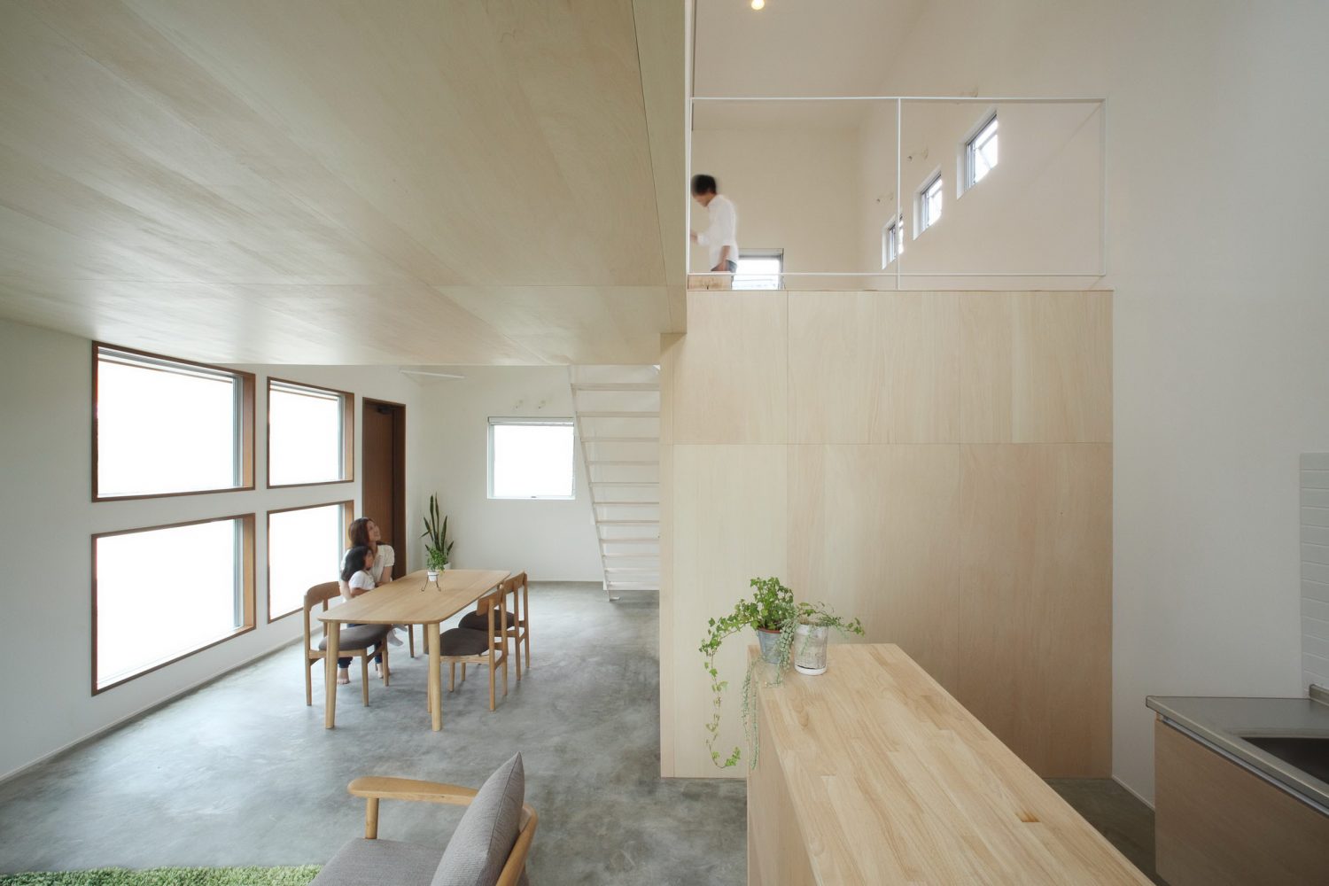 Azuchi House by ALTS Design Office