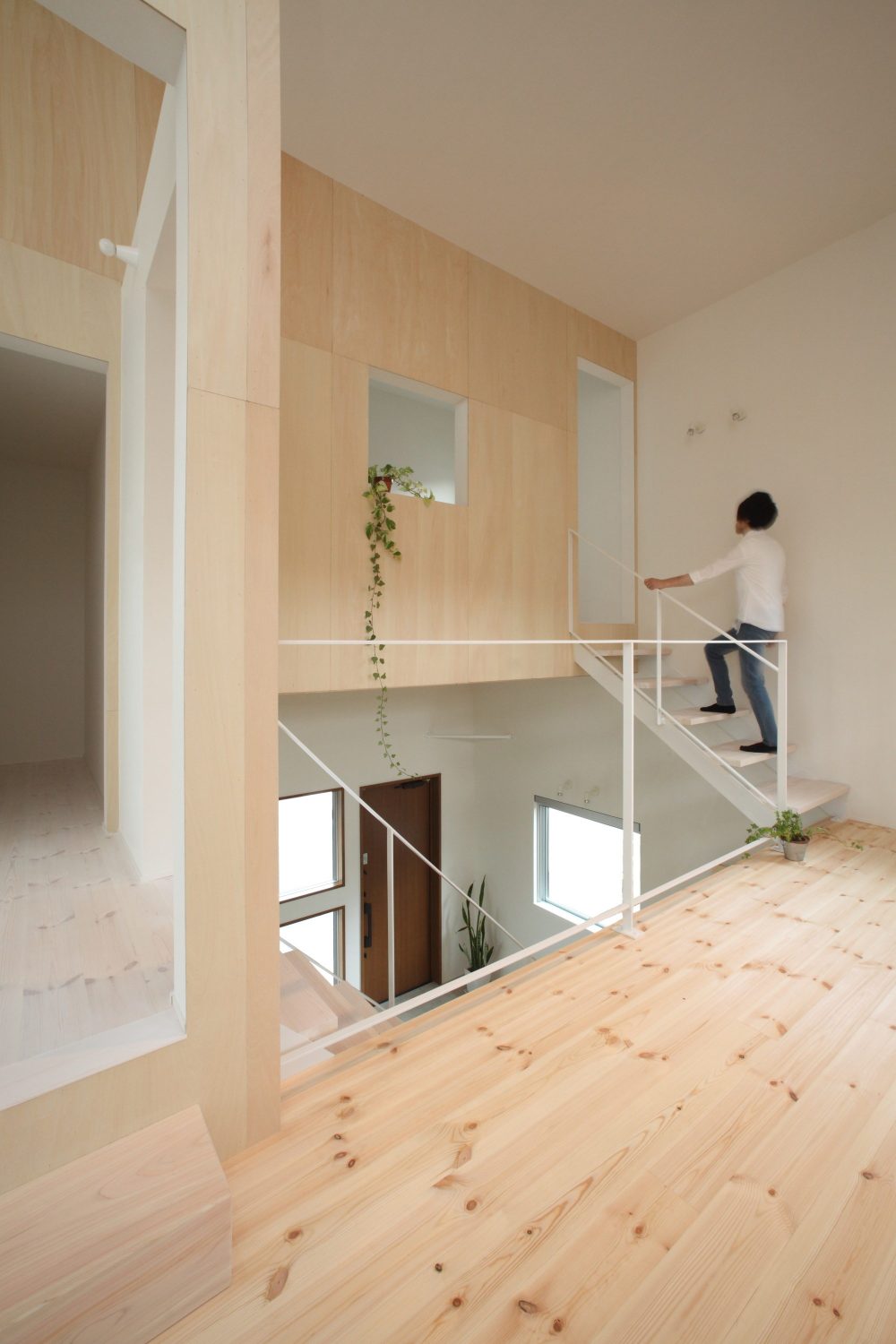 Azuchi House by ALTS Design Office