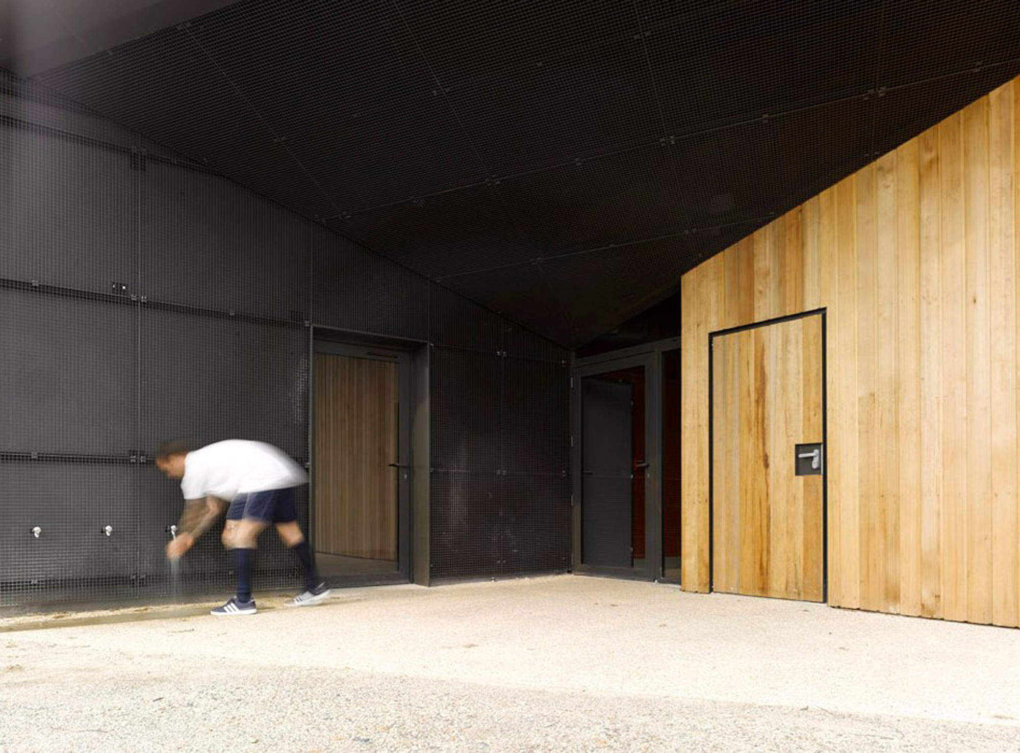 Hidden Locker Rooms by MU Architecture and Les Particules