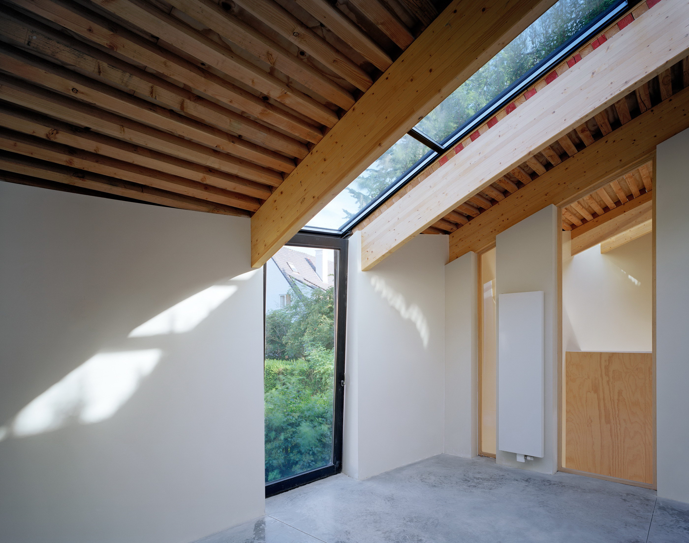 House in the Outskirts of Brussels by Philippe SAMYN and PARTNERS