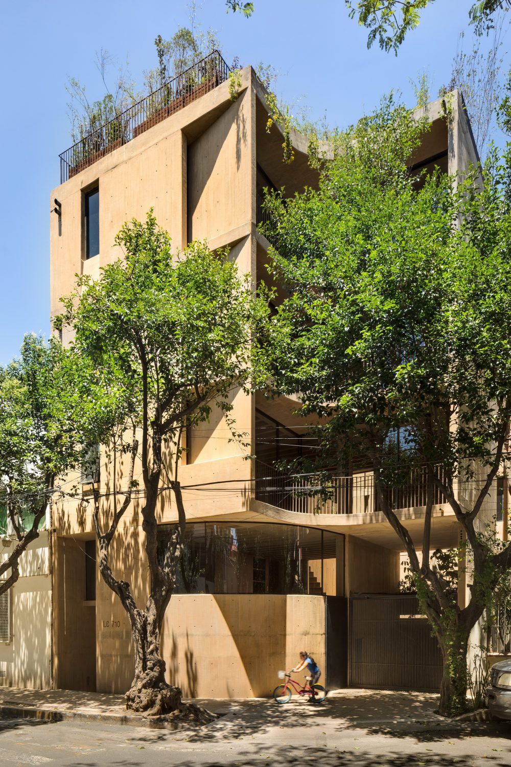 LC 710 | Apartment Complex by Taller Héctor Barroso