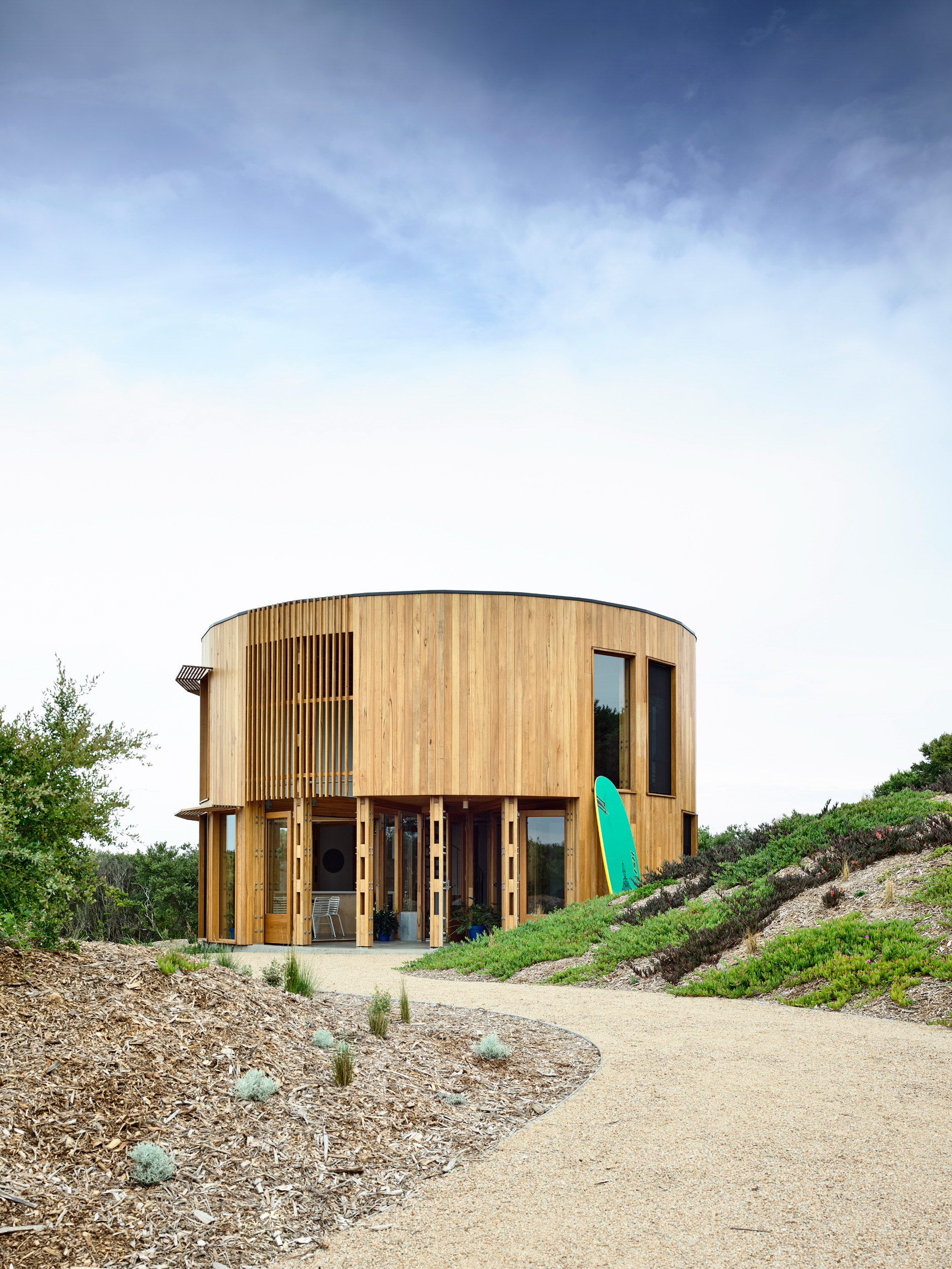 St. Andrews Beach House by Austin Maynard Architects