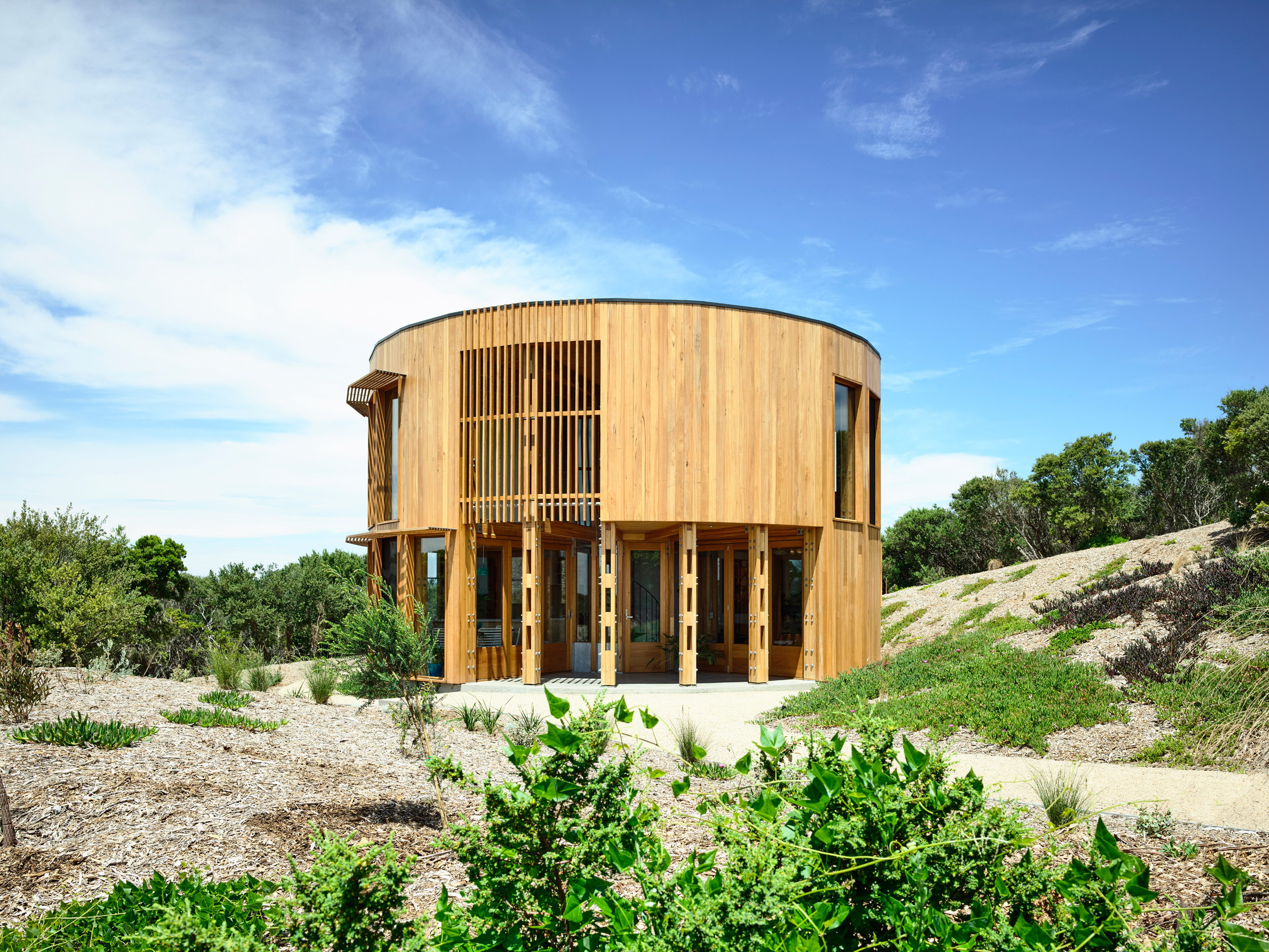 St. Andrews Beach House by Austin Maynard Architects