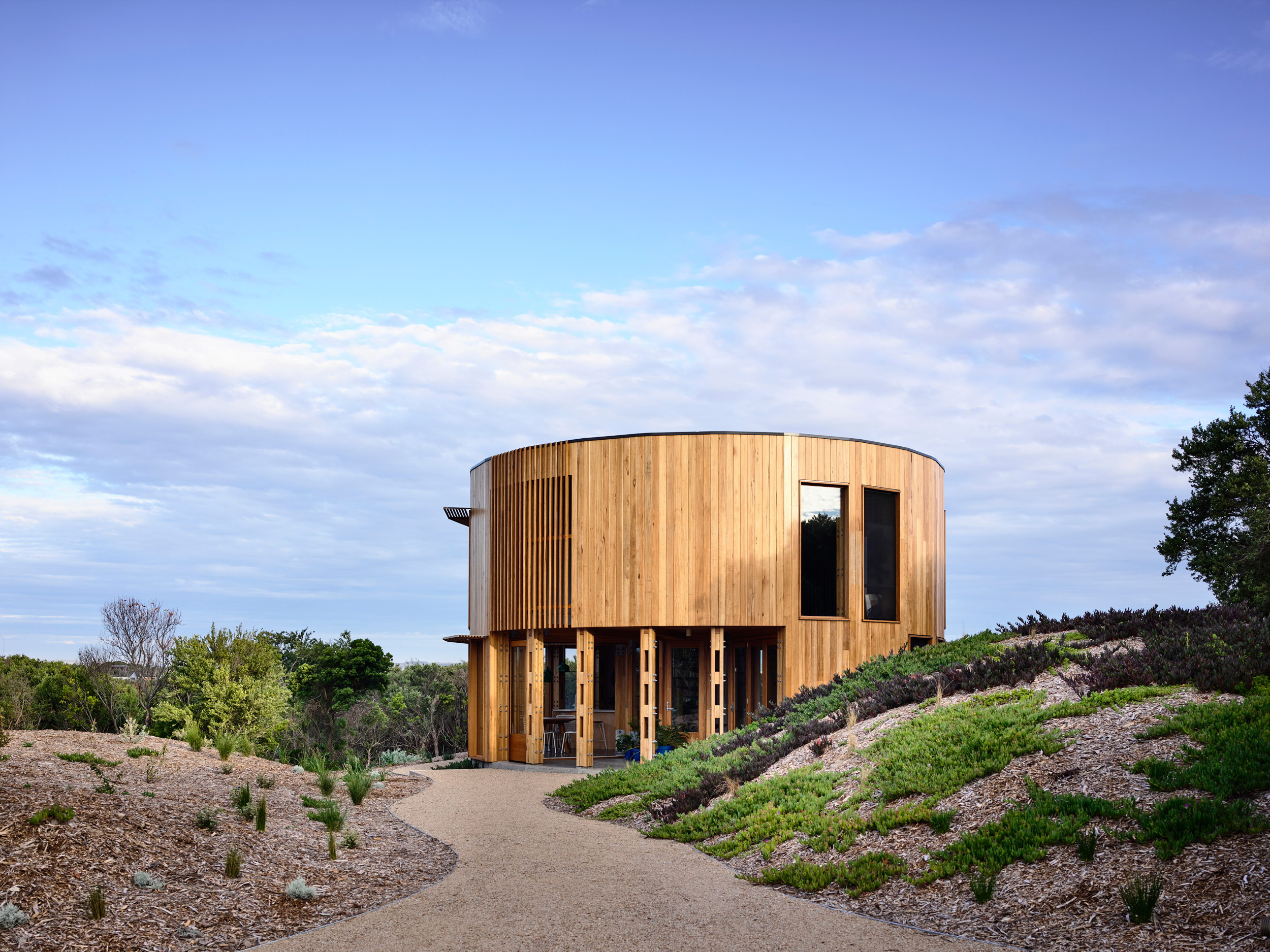 St. Andrews Beach House by Austin Maynard Architects