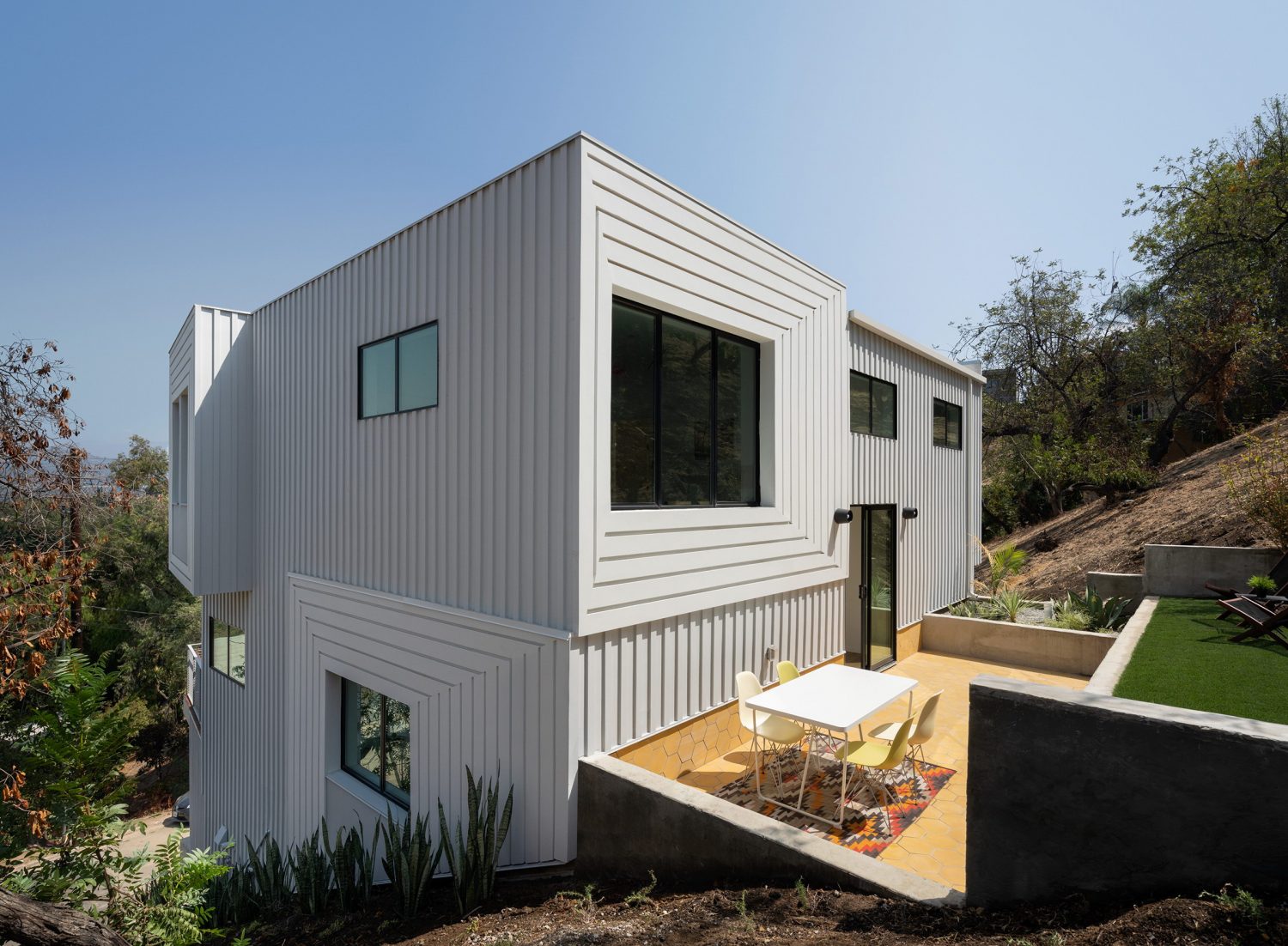 Stack House in Los Angeles by FreelandBuck