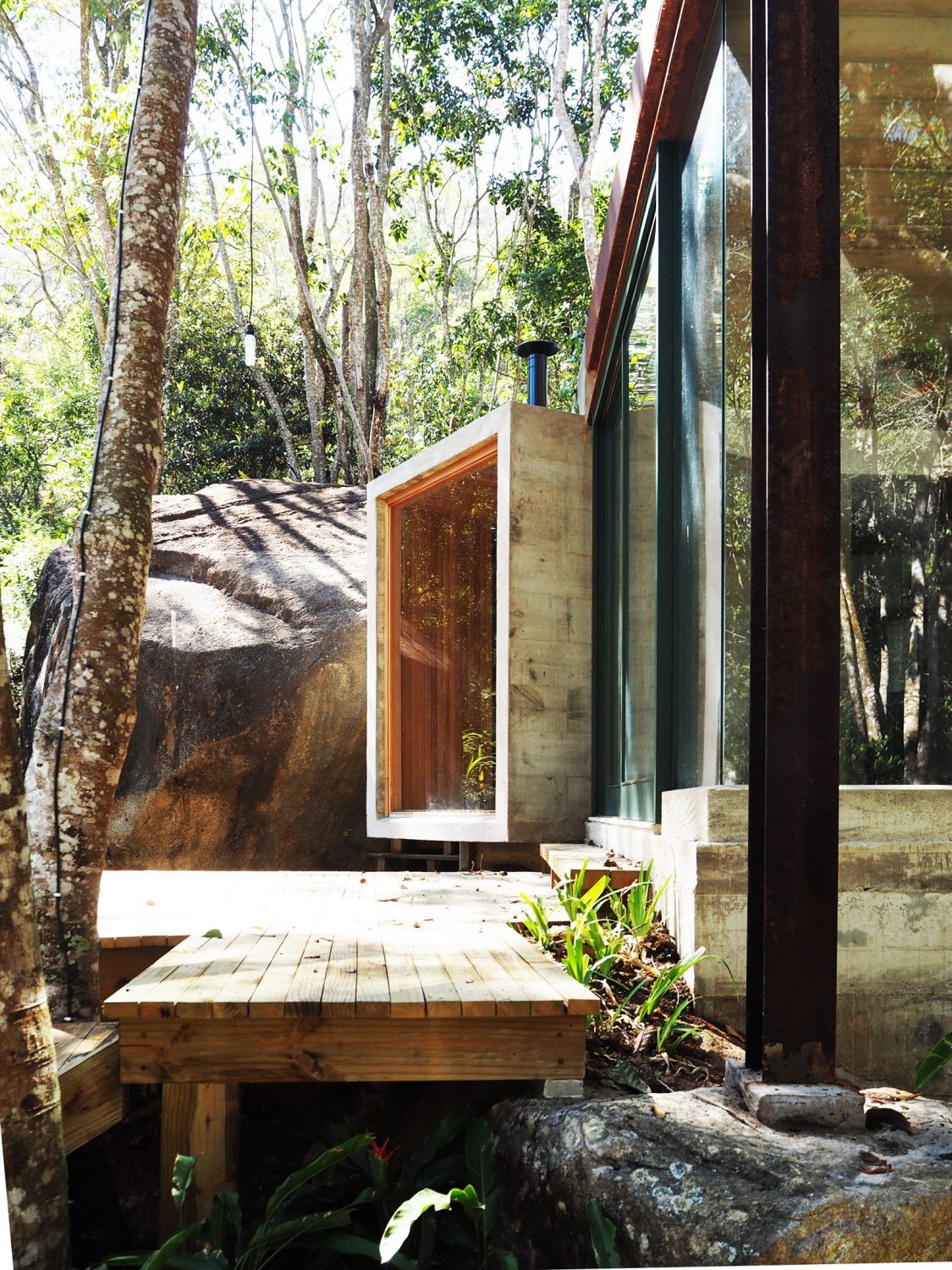 Natural Pool Support Pavilion by Gaudenzi Arquitetura