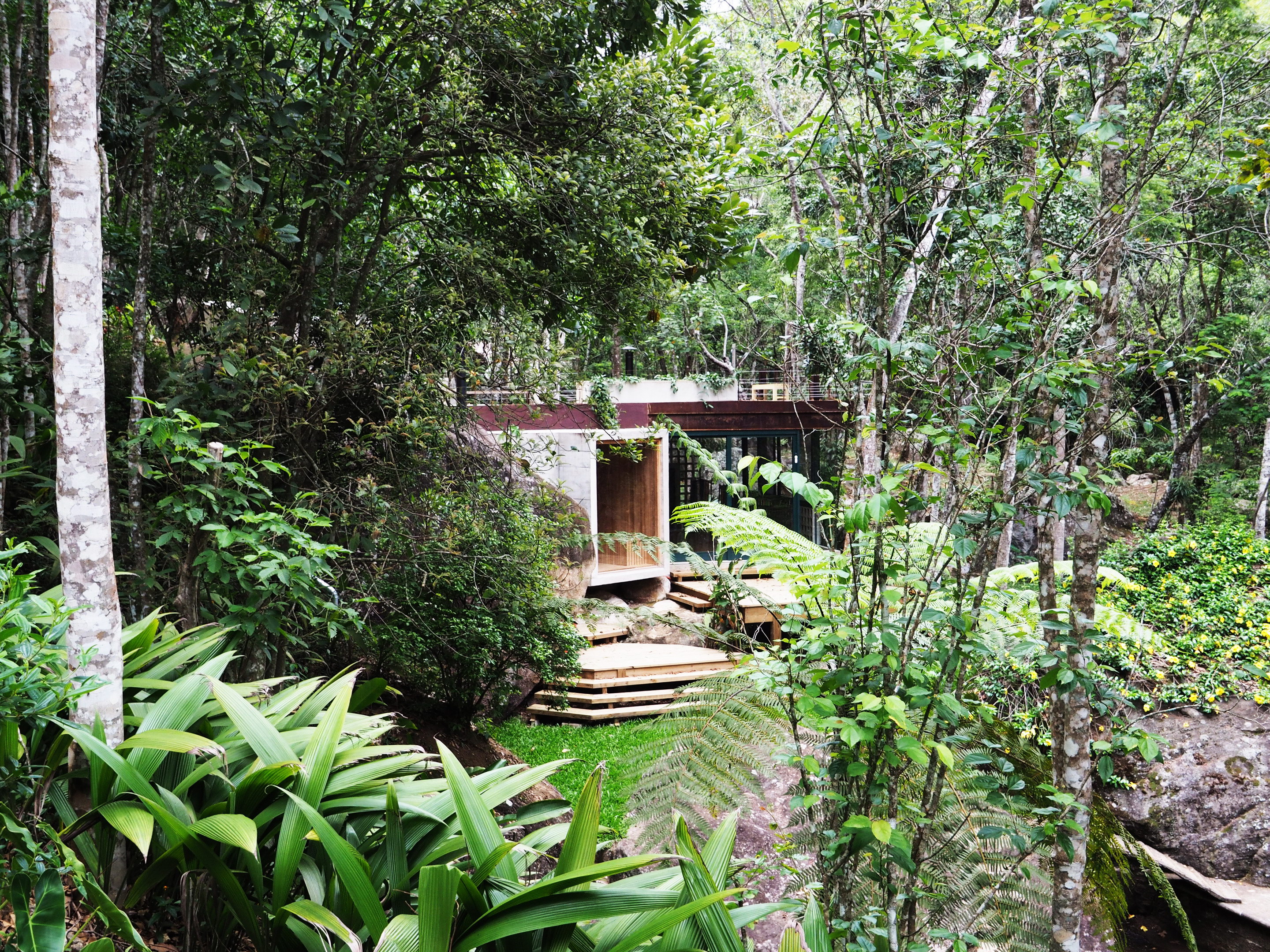 Natural Pool Support Pavilion by Gaudenzi Arquitetura