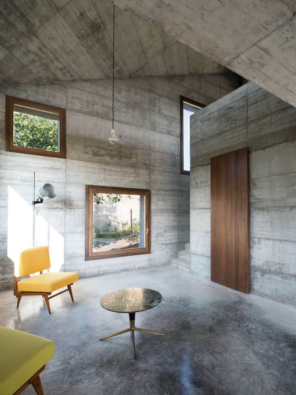 House R | A Concrete Hideaway by 35astudio