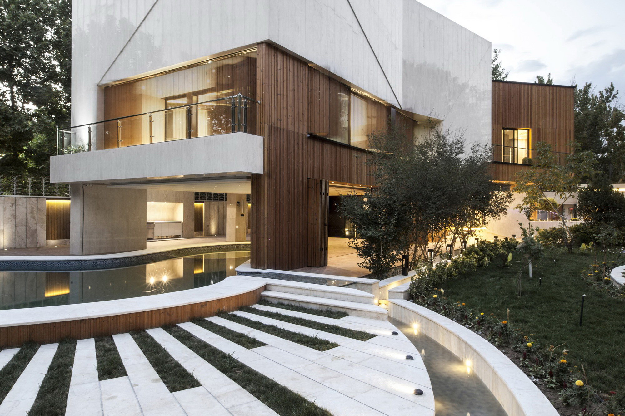 Kooshk House by Sarsayeh Architectural Office