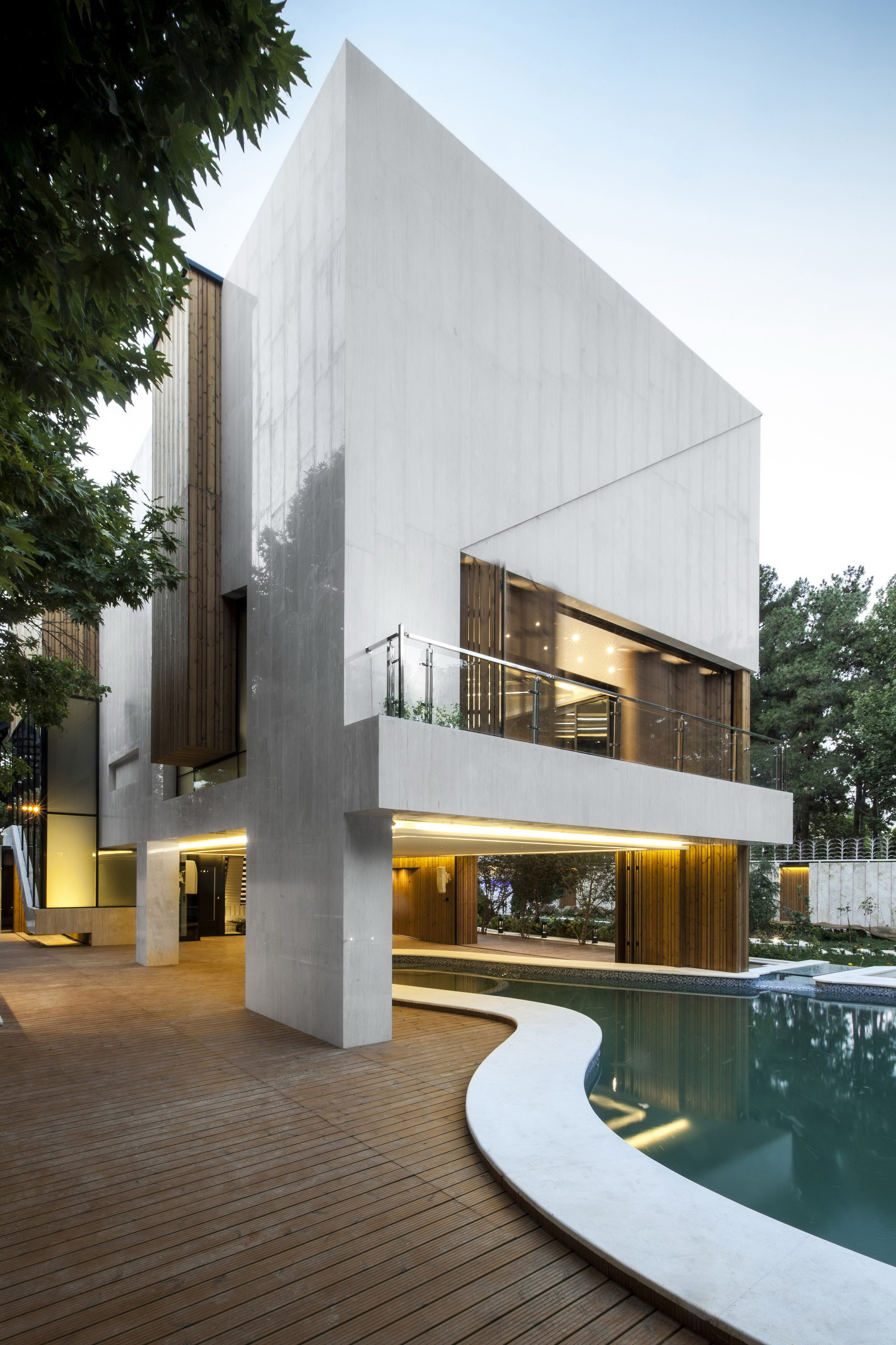 Kooshk House by Sarsayeh Architectural Office