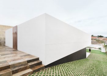 Bouganville House by Ruben Muedra Estudio de Arquitectura